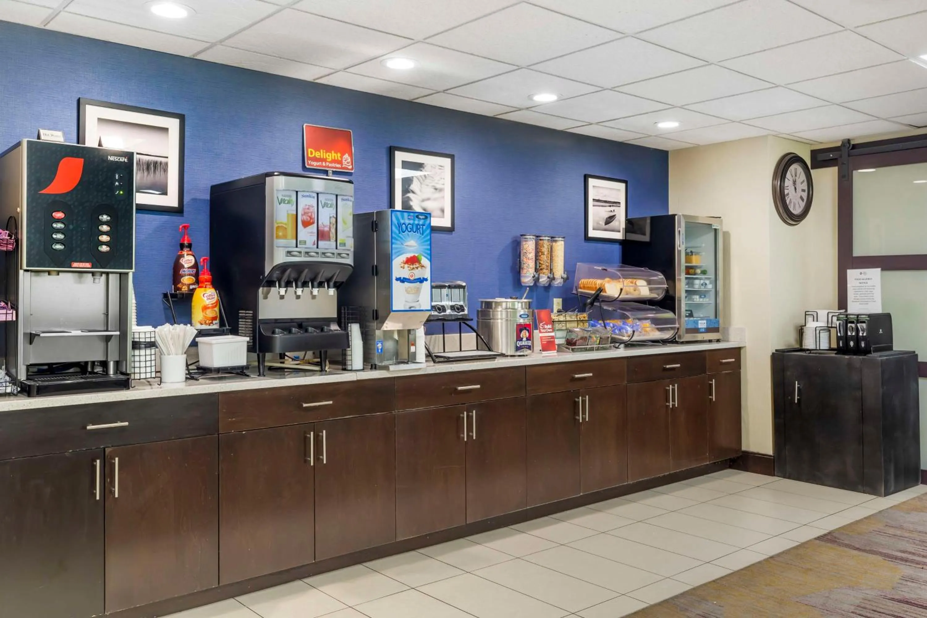 Breakfast in Best Western Plus Berkshire Hills Inn & Suites