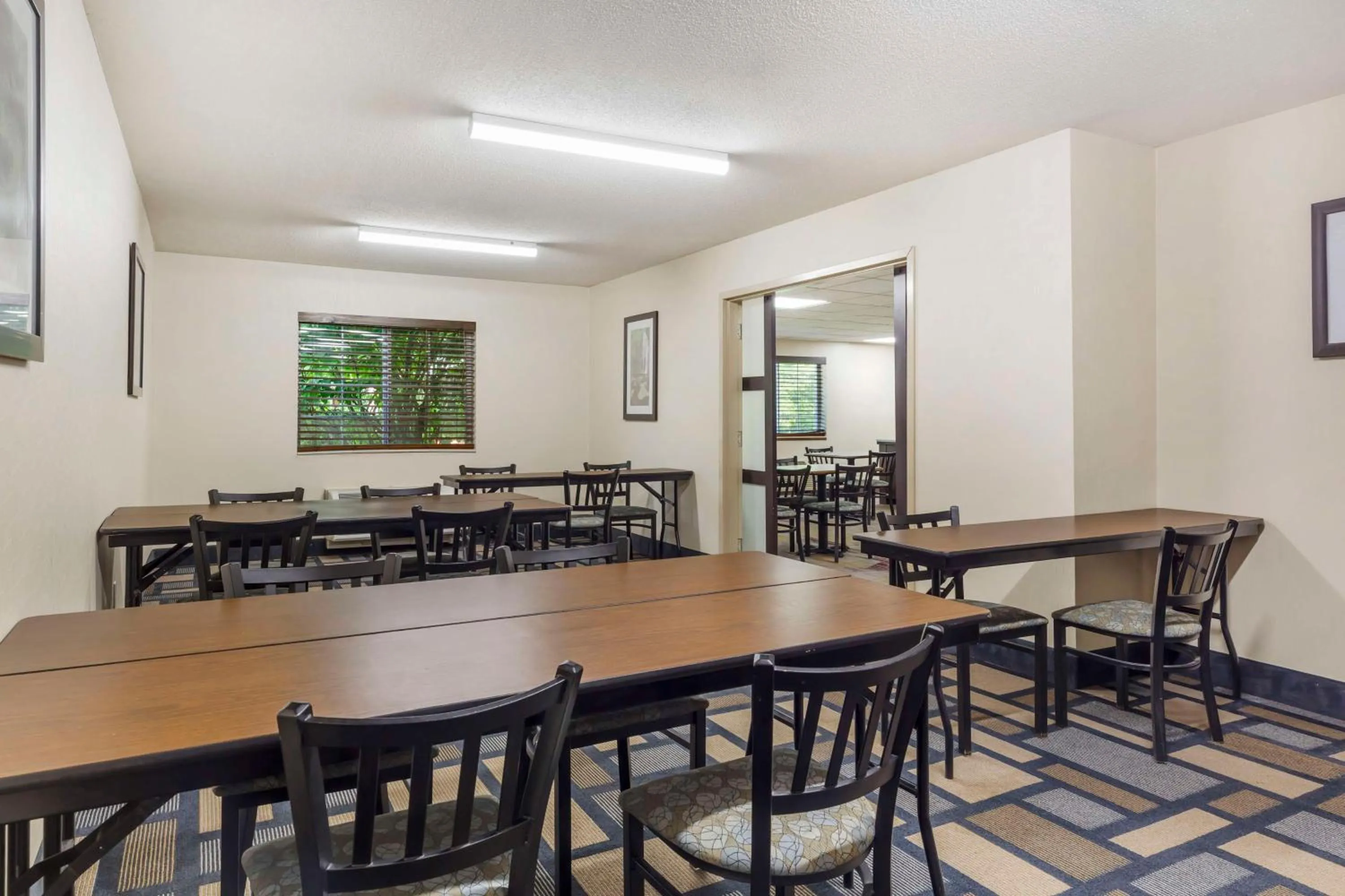 Breakfast in Best Western Plus Berkshire Hills Inn & Suites