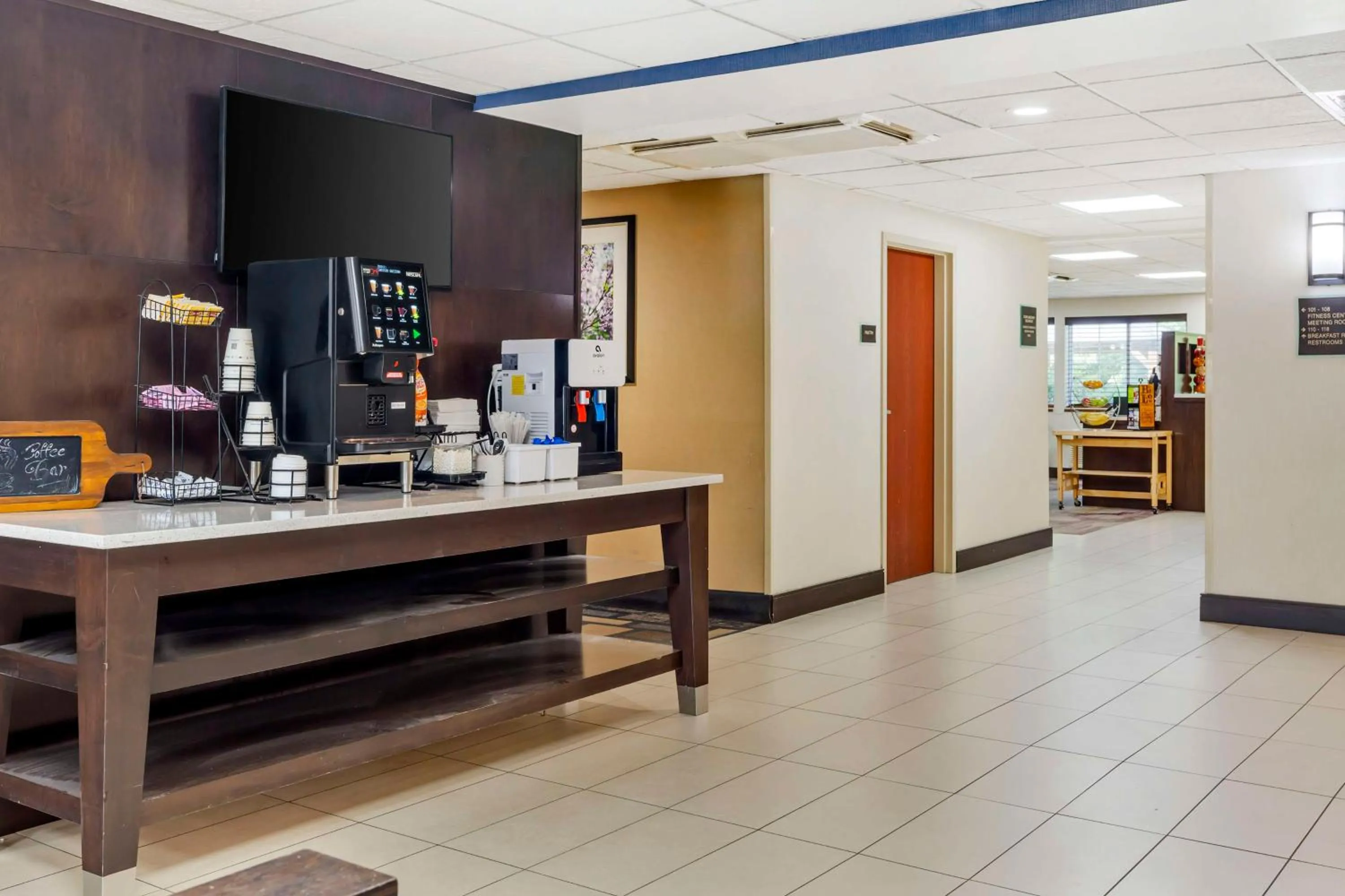 Property building in Best Western Plus Berkshire Hills Inn & Suites