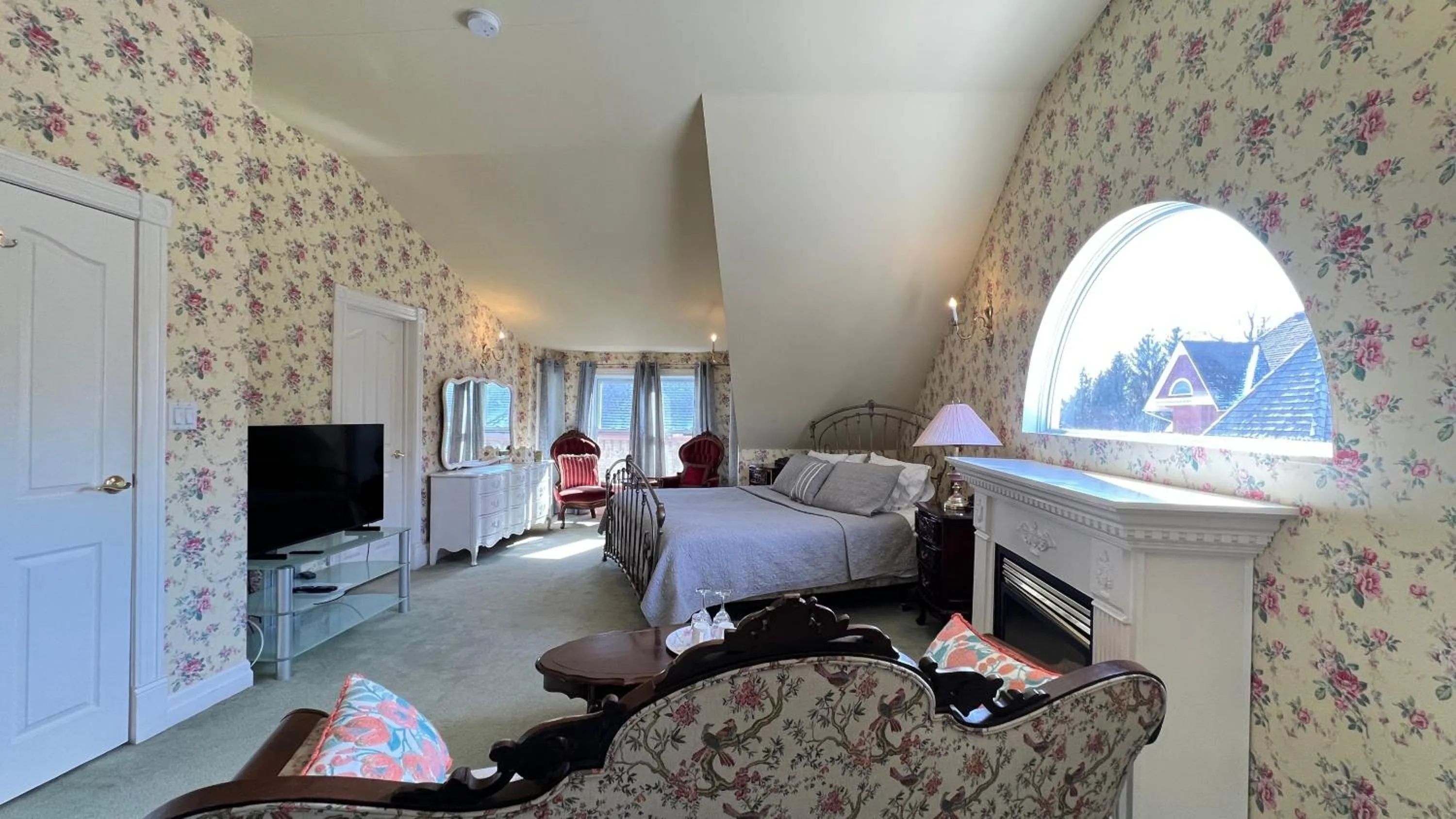 Deluxe King Room in Bedham Hall B&B