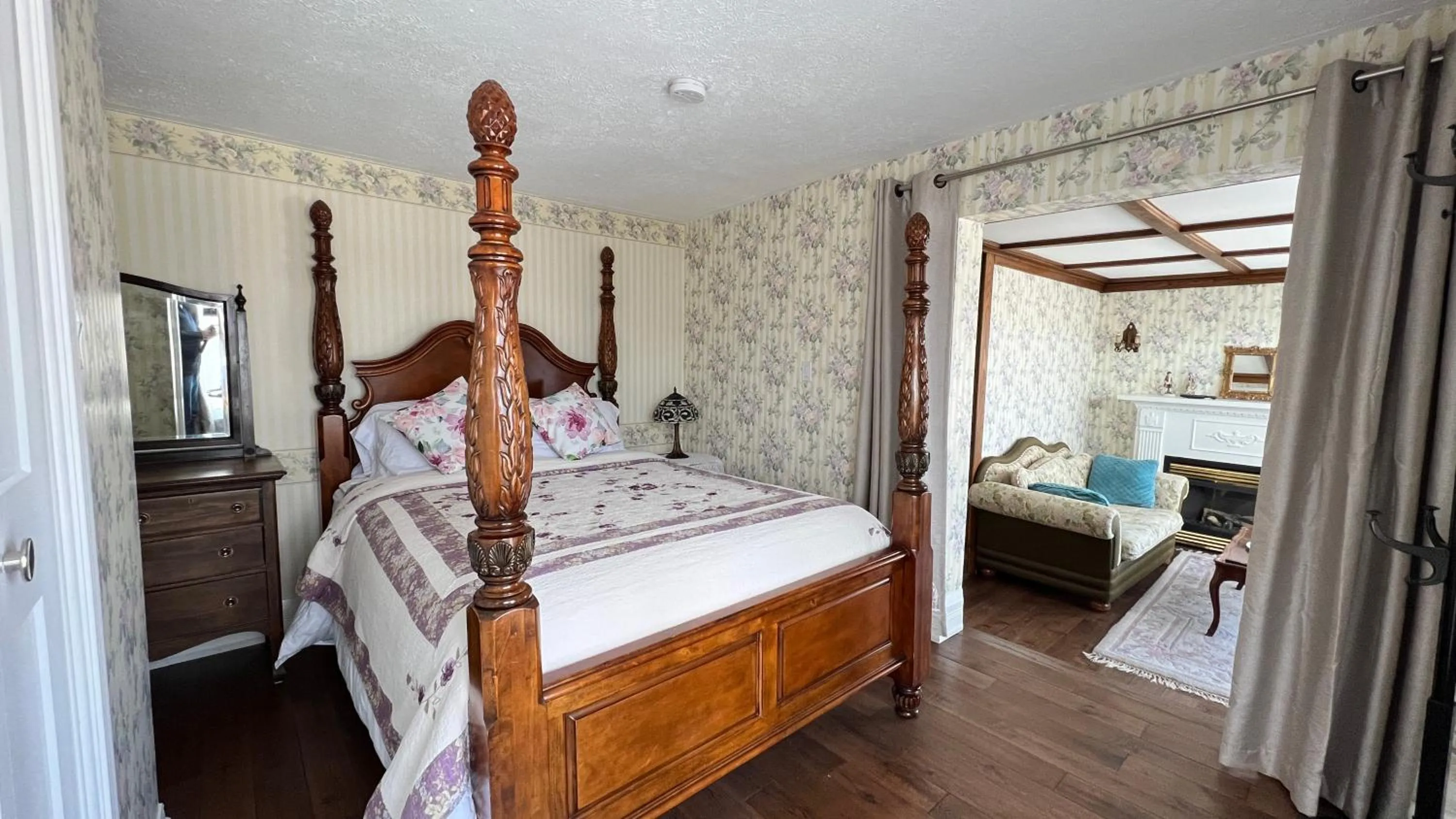 Queen Room in Bedham Hall B&B