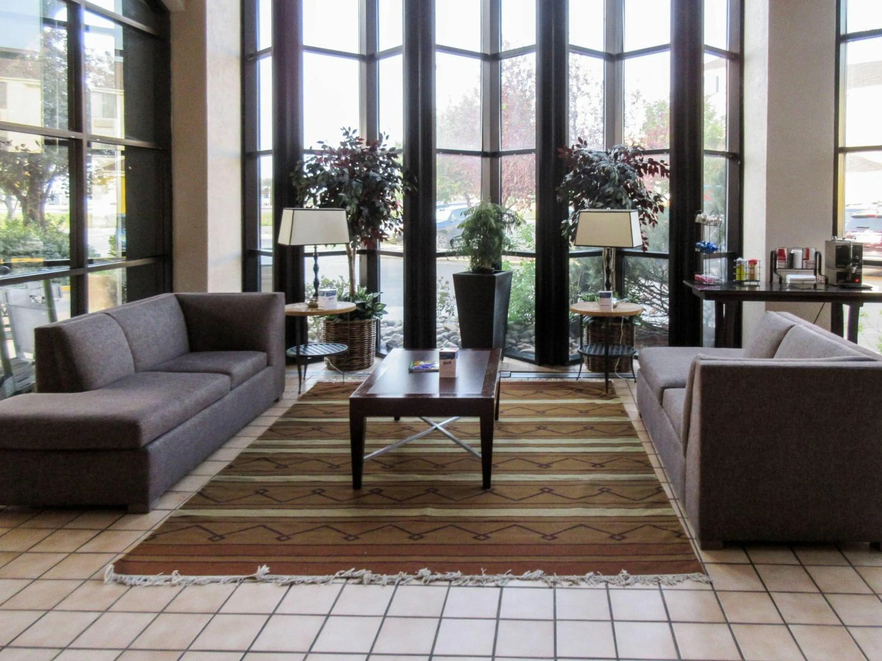 Lobby or reception in Clarion Inn