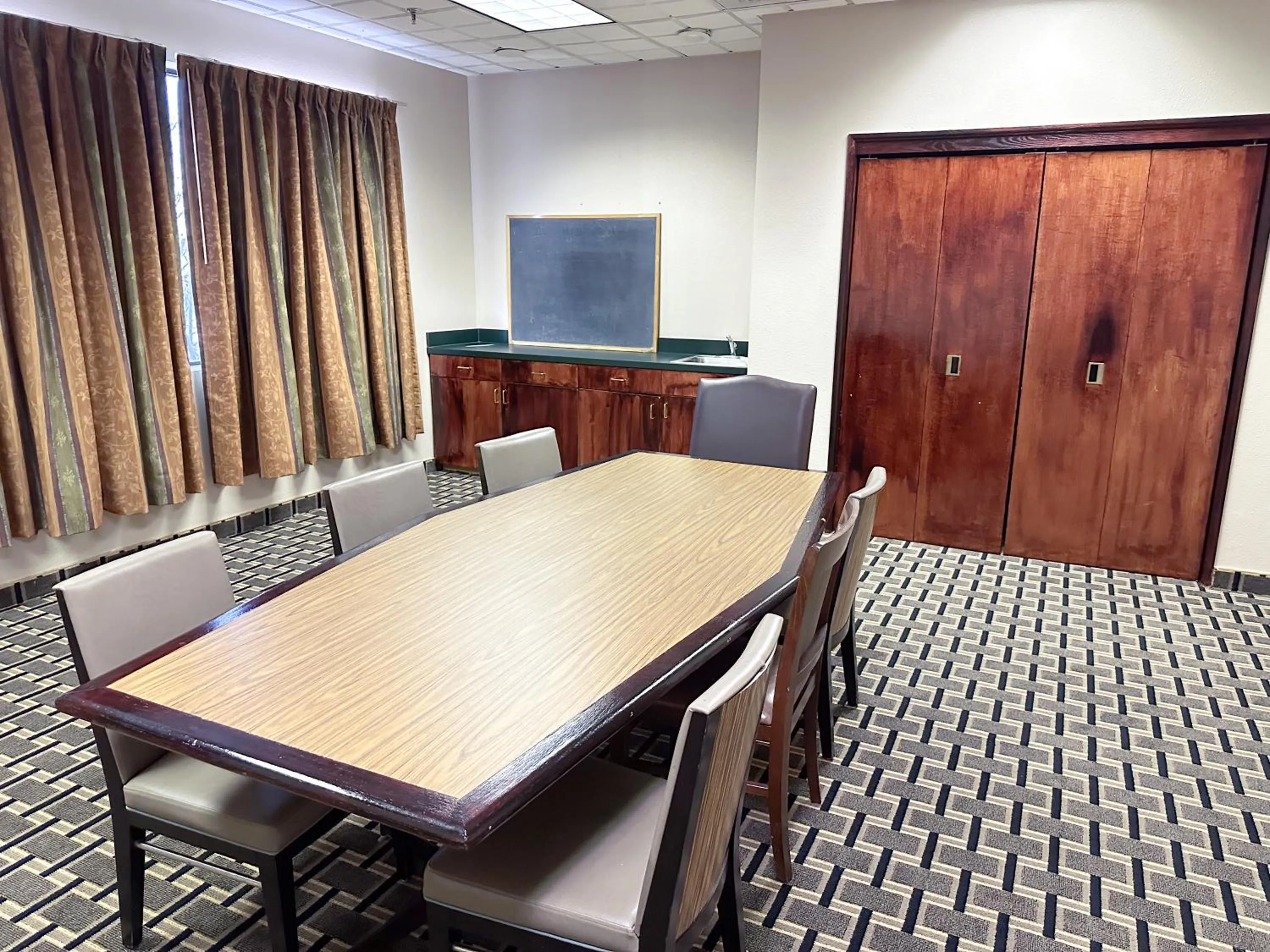 Banquet/Function facilities in Clarion Inn