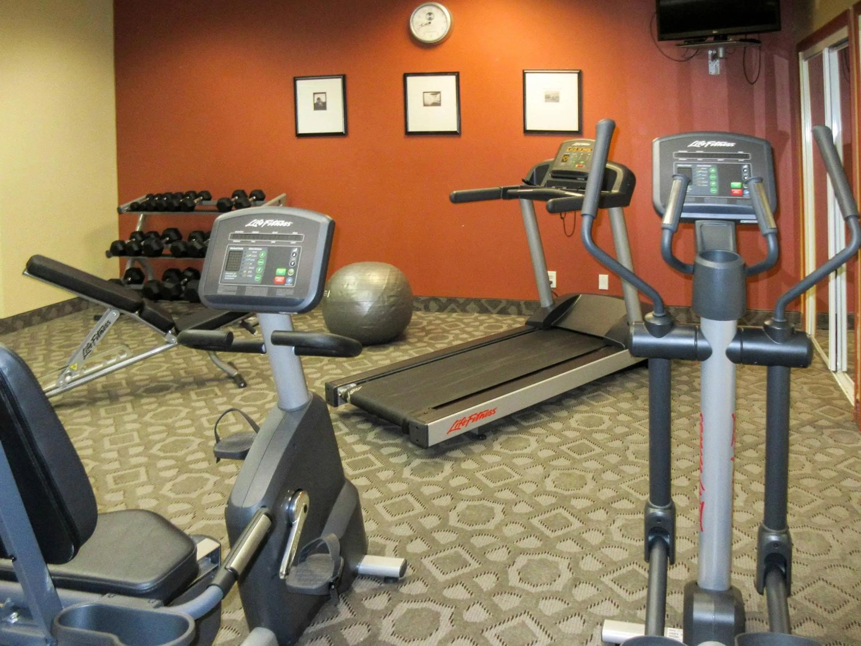 Fitness centre/facilities in Clarion Inn