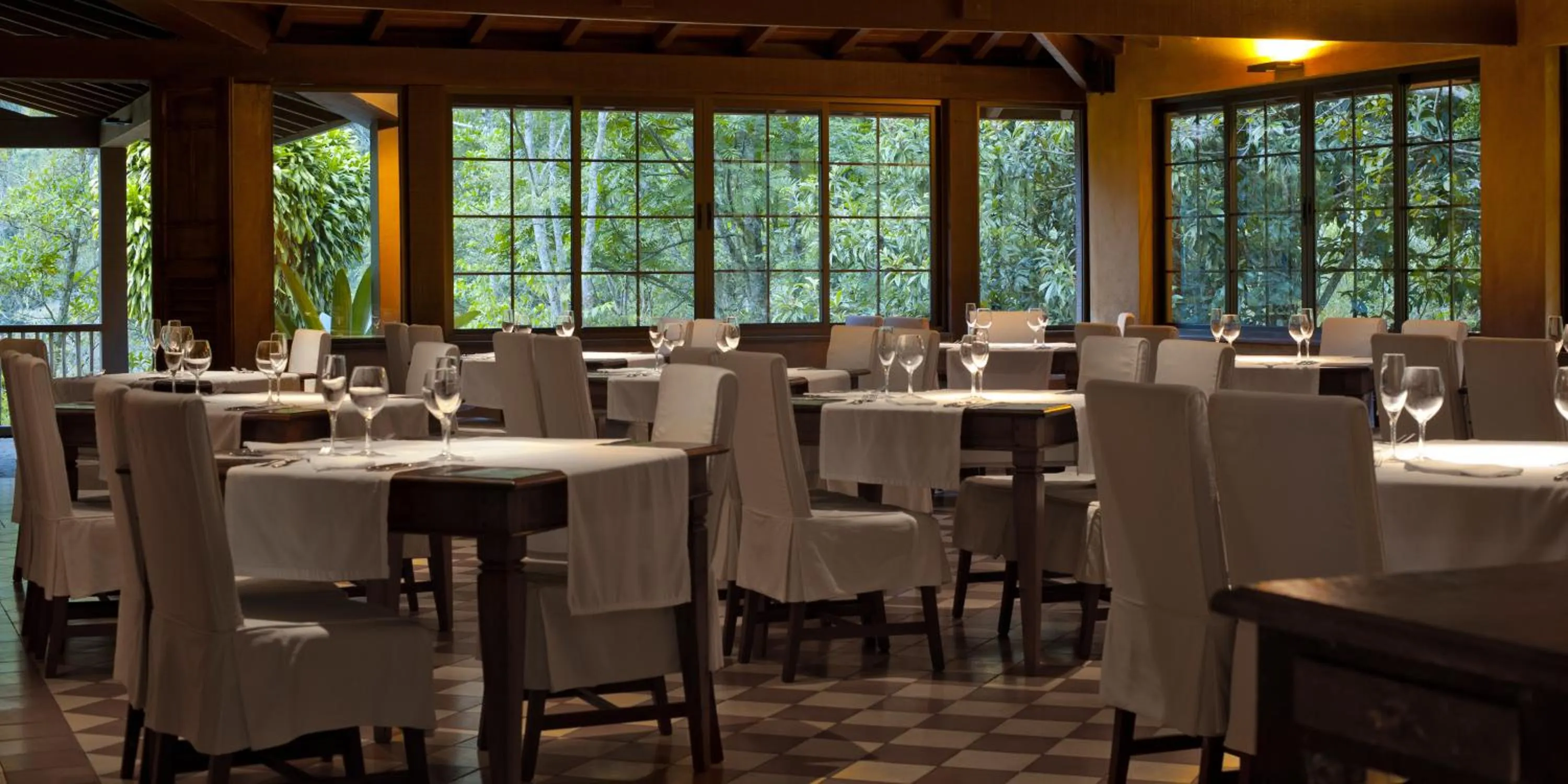 Restaurant/places to eat in Pousada Les Roches