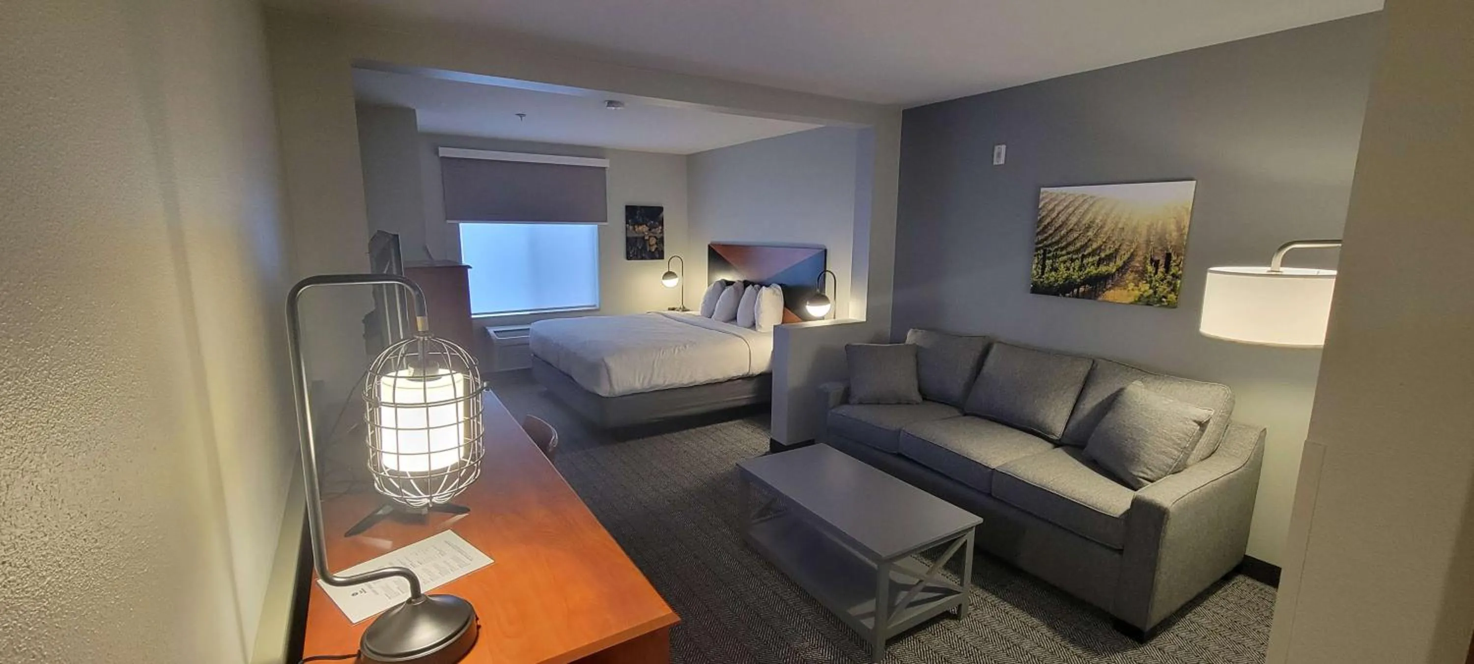 Photo of the whole room, Bed in Best Western Kennewick Tri-Cities Center