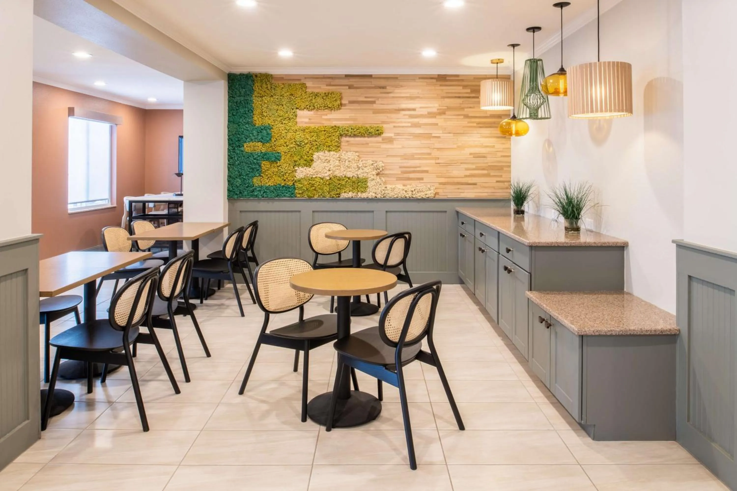 Breakfast in Best Western Kennewick Tri-Cities Center