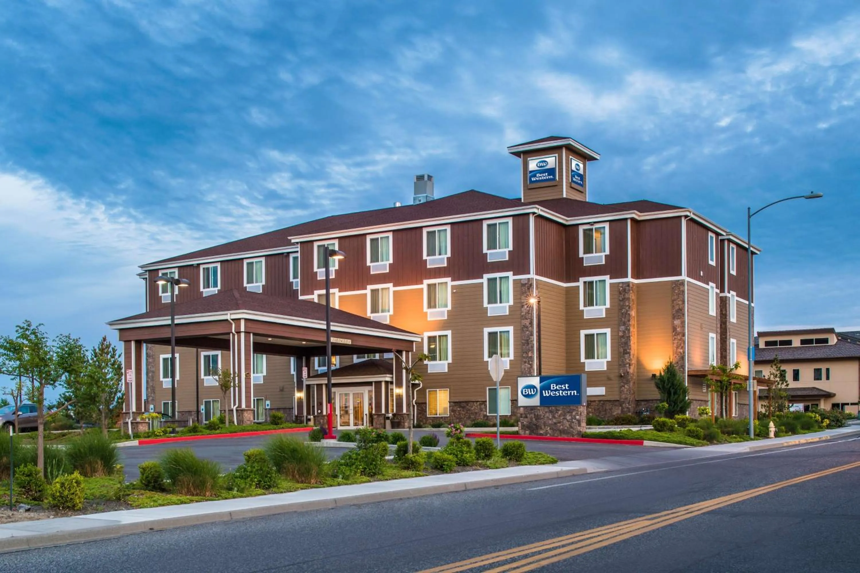 Property building in Best Western Kennewick Tri-Cities Center