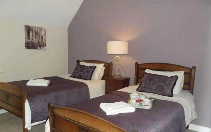 Bed in Meath Arms Country Inn