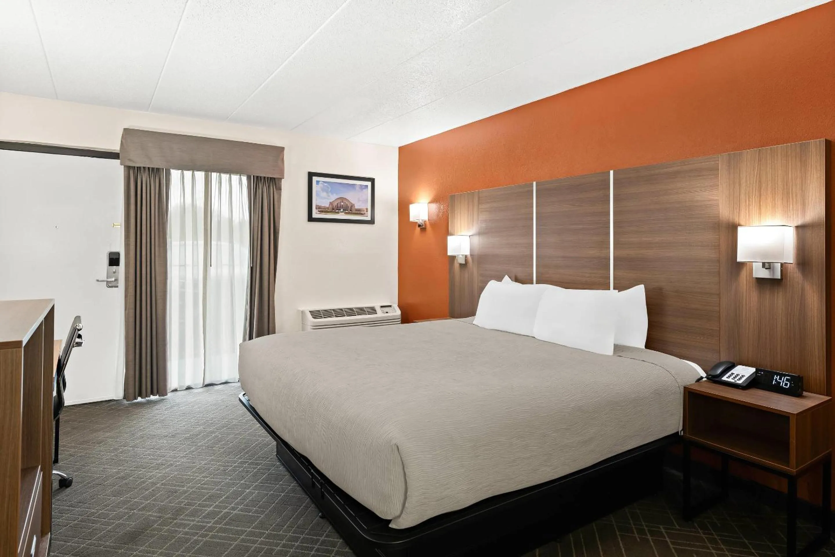 Bedroom, Bed in Quality Inn Mason Near Kings Island