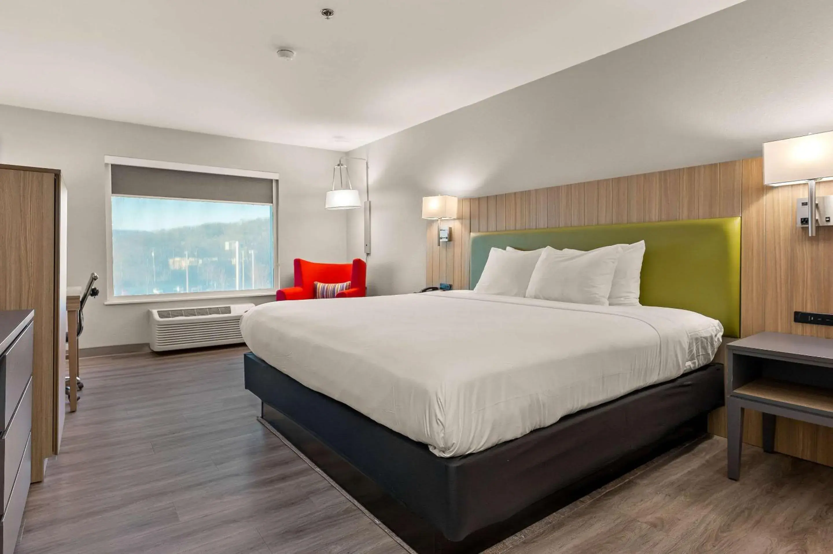 King Room in Country Inn & Suites by Radisson, Asheville - Outlet Mall King Room in Country Inn & Suites by Radisson, Asheville - Outlet Mall