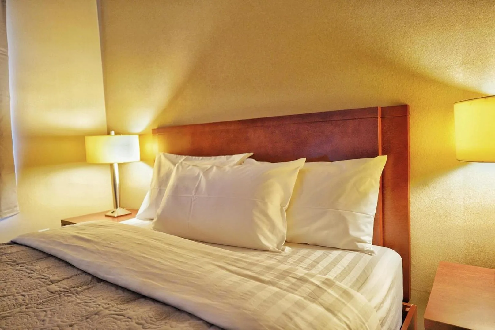 Bed in Hotel Le Mirage