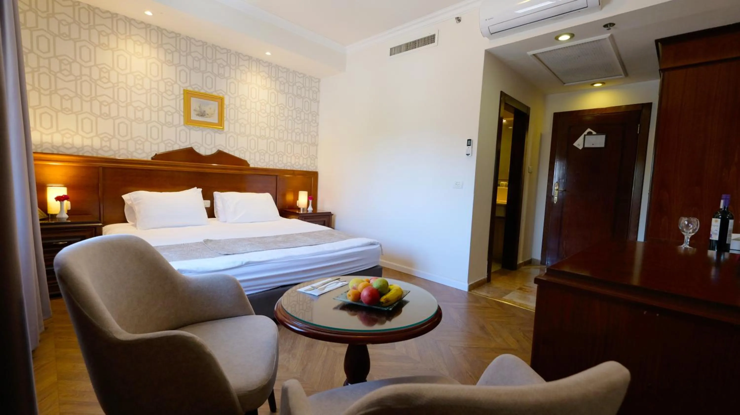 Photo of the whole room, Bed in Christmas Hotel - Jerusalem