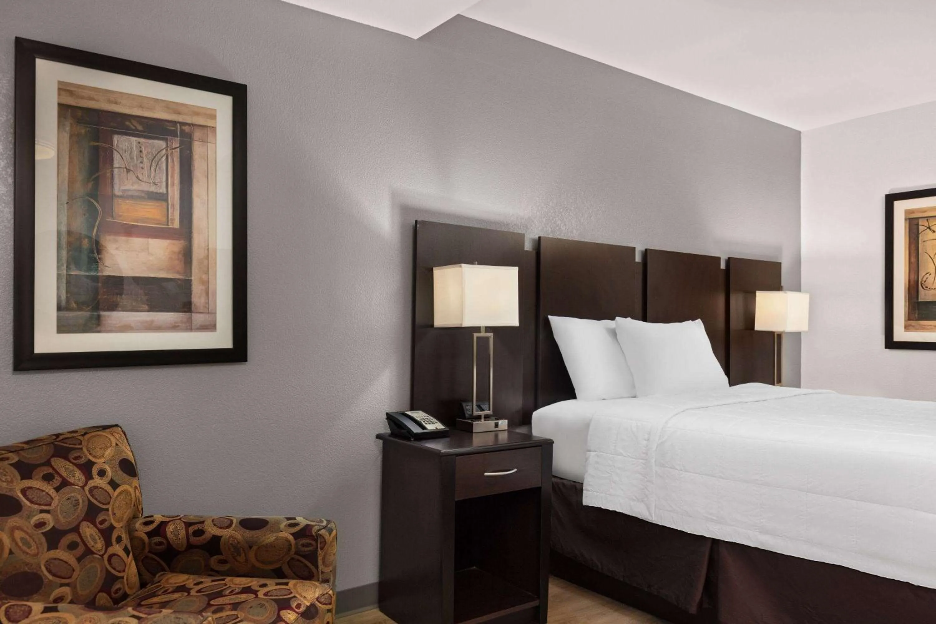 Photo of the whole room, Bed in Travelodge by Wyndham Globe AZ