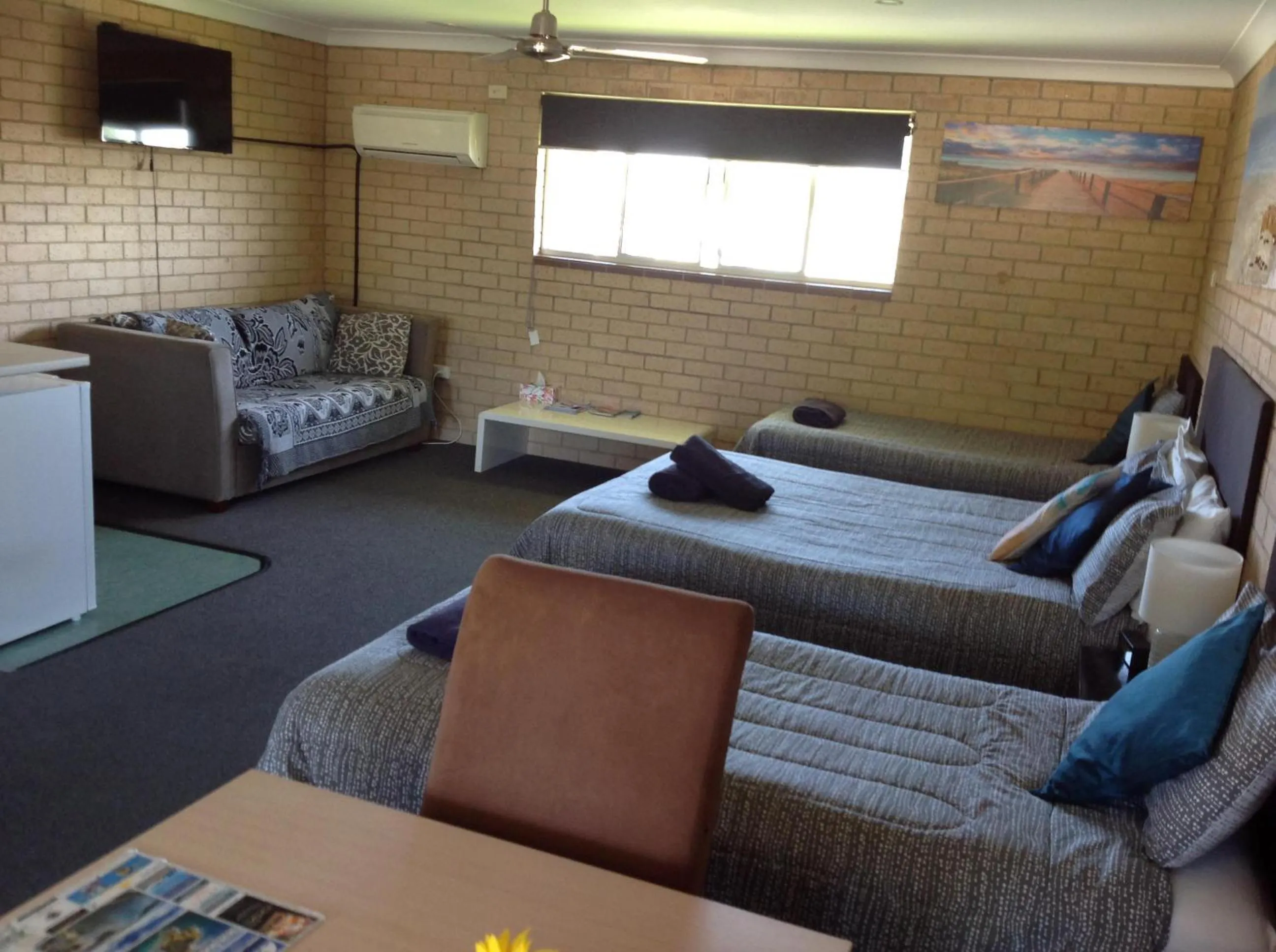 Living room in Avlon Gardens Motel