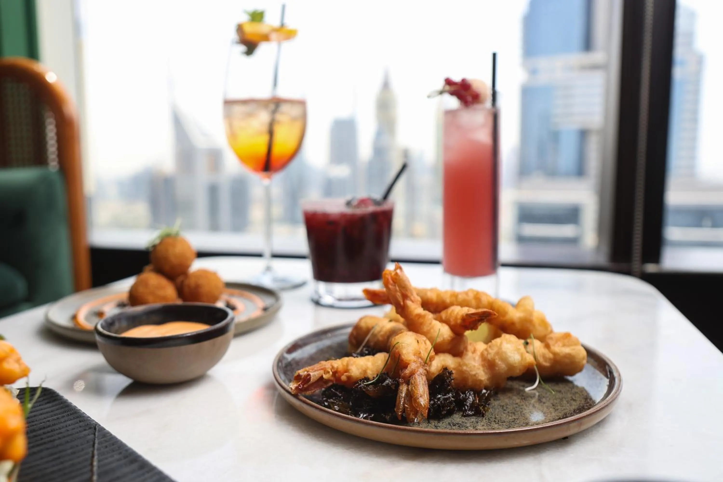 Restaurant/places to eat in Nassima Tower Hotel Apartments