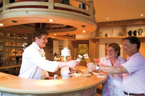 Restaurant/places to eat in Sattelbogener Hof