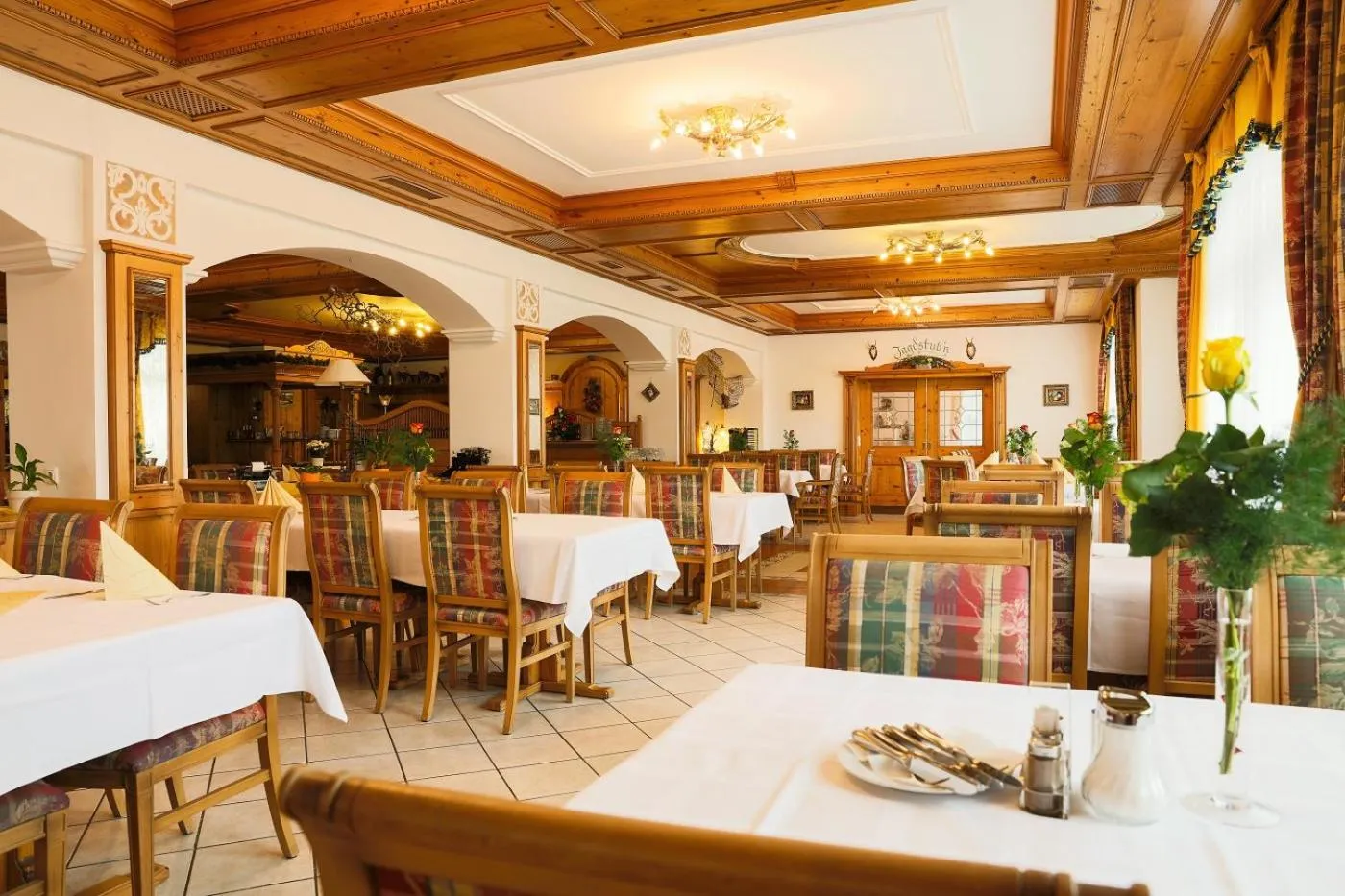 Restaurant/places to eat in Sattelbogener Hof