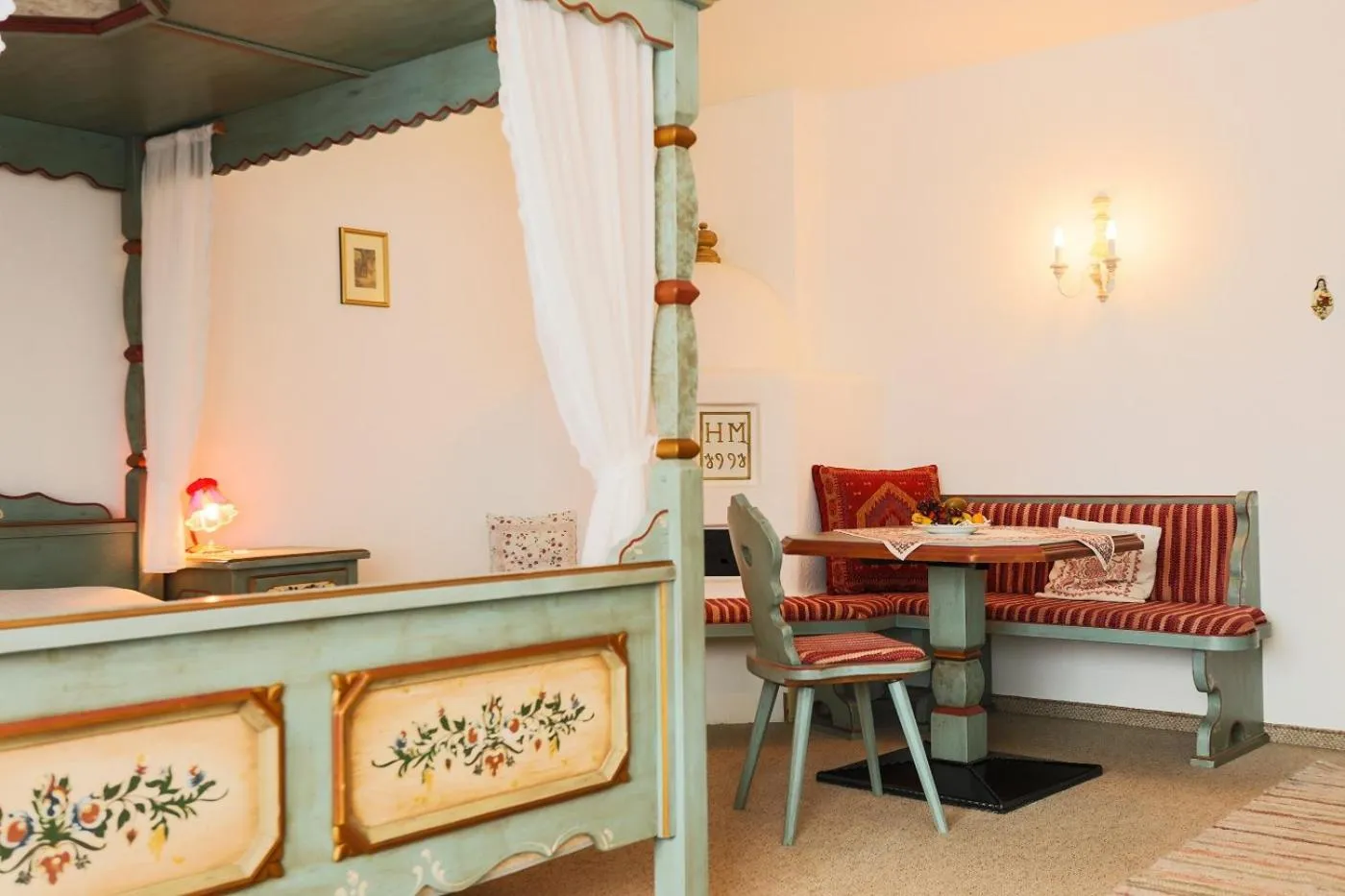 Decorative detail in Sattelbogener Hof