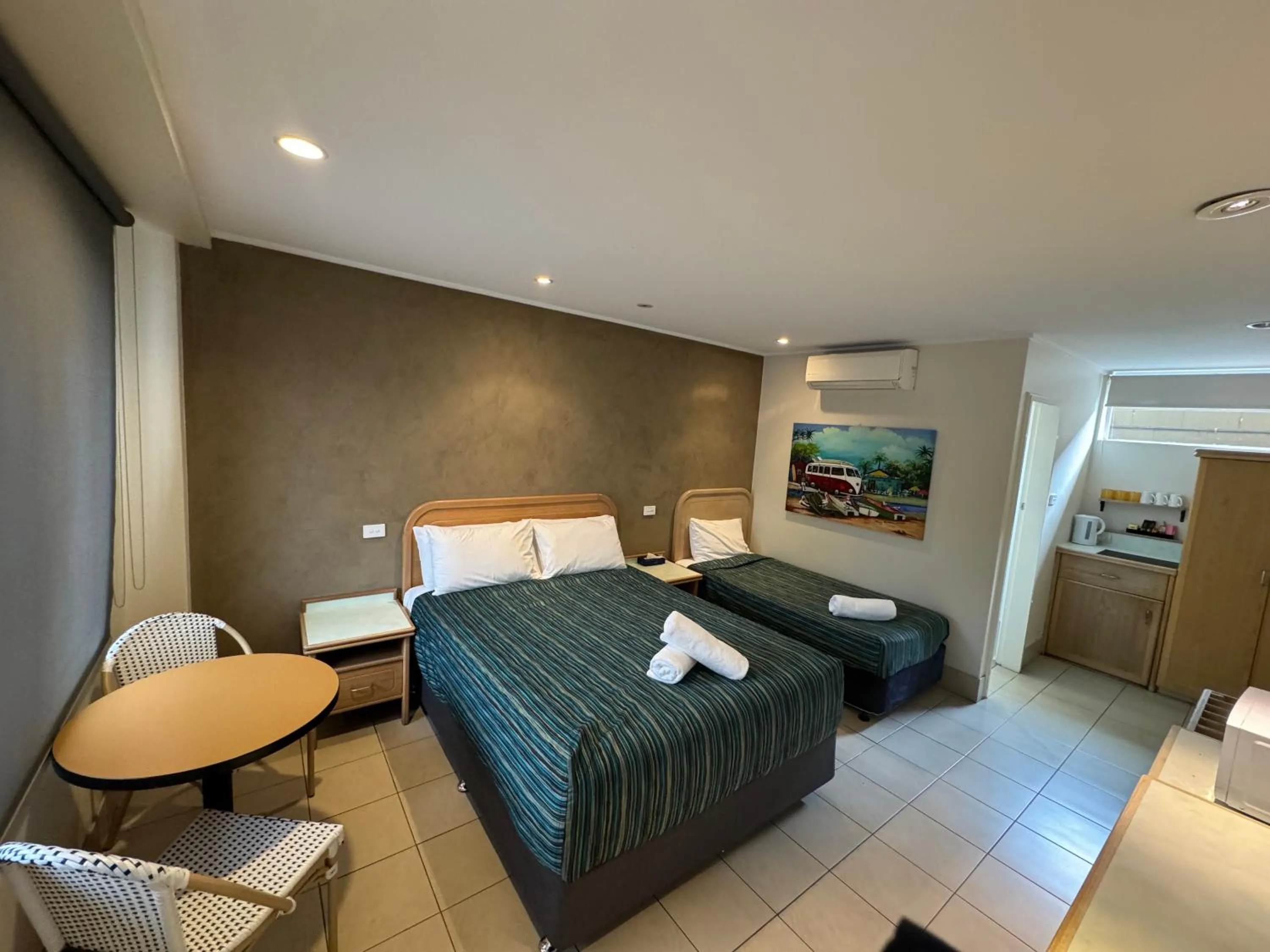 Coffee/tea facilities, Bed in Chelsea Motor Inn