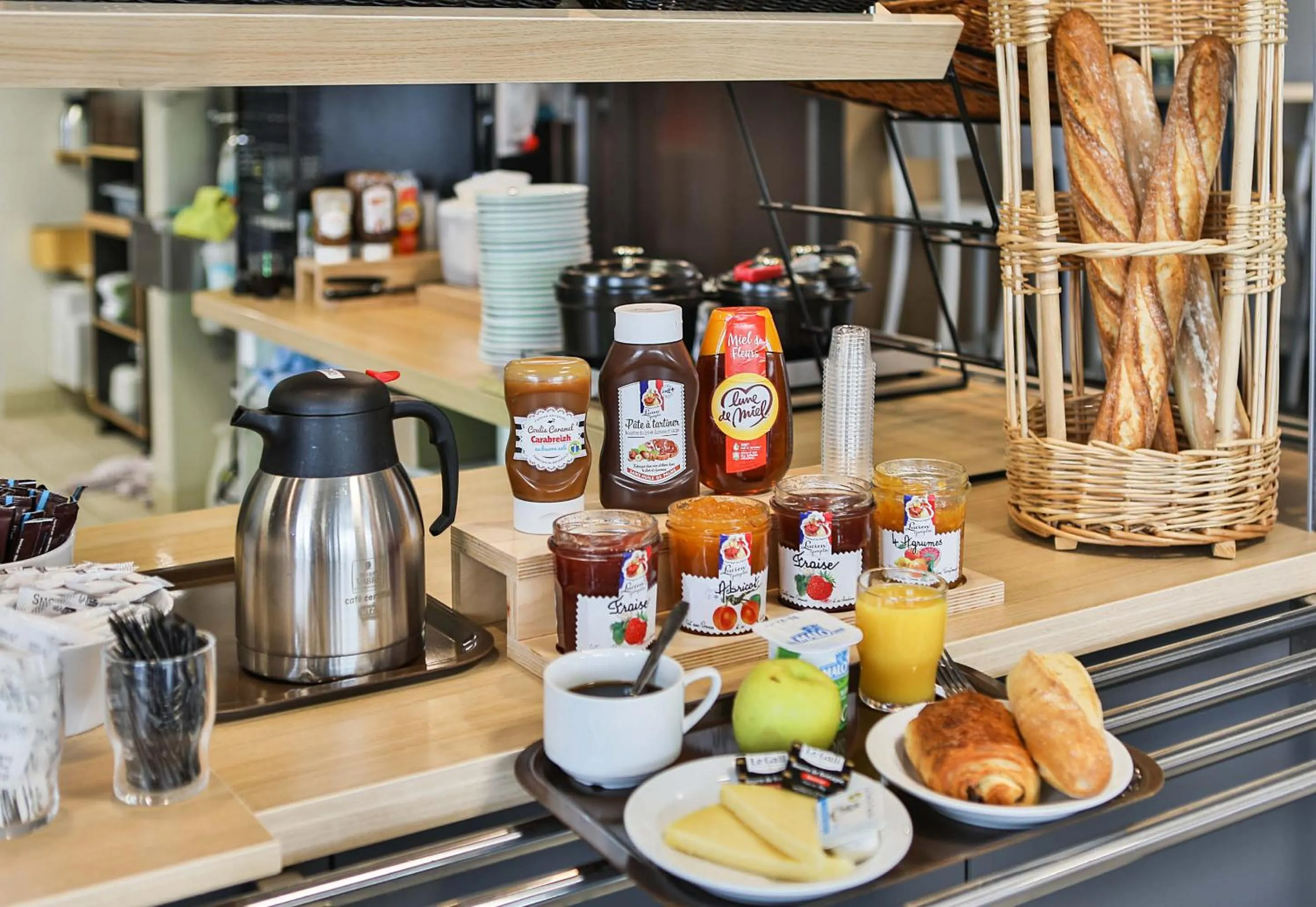 Buffet breakfast in B&B HOTEL Les Herbiers