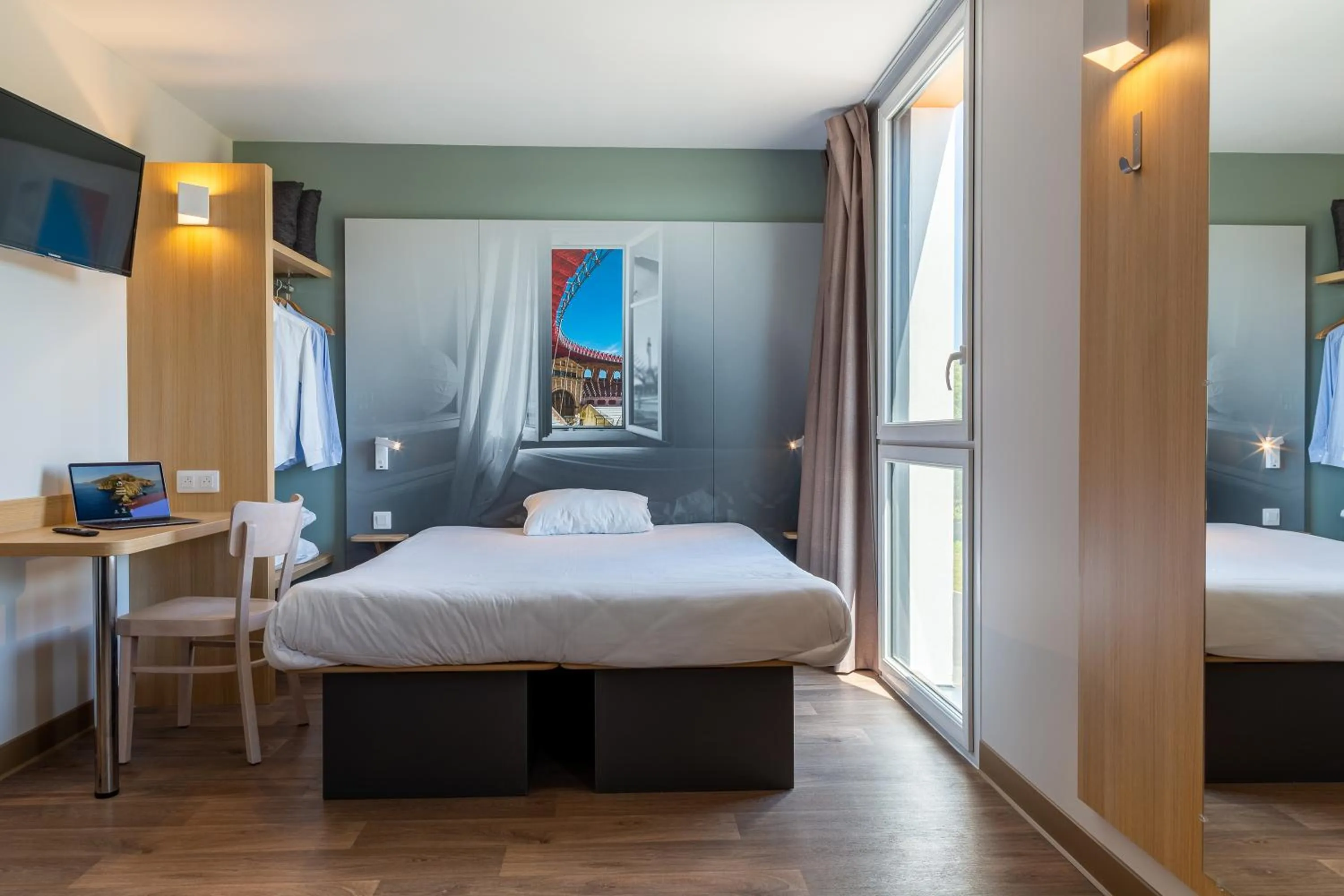 Bedroom, Bed in B&B HOTEL Les Herbiers