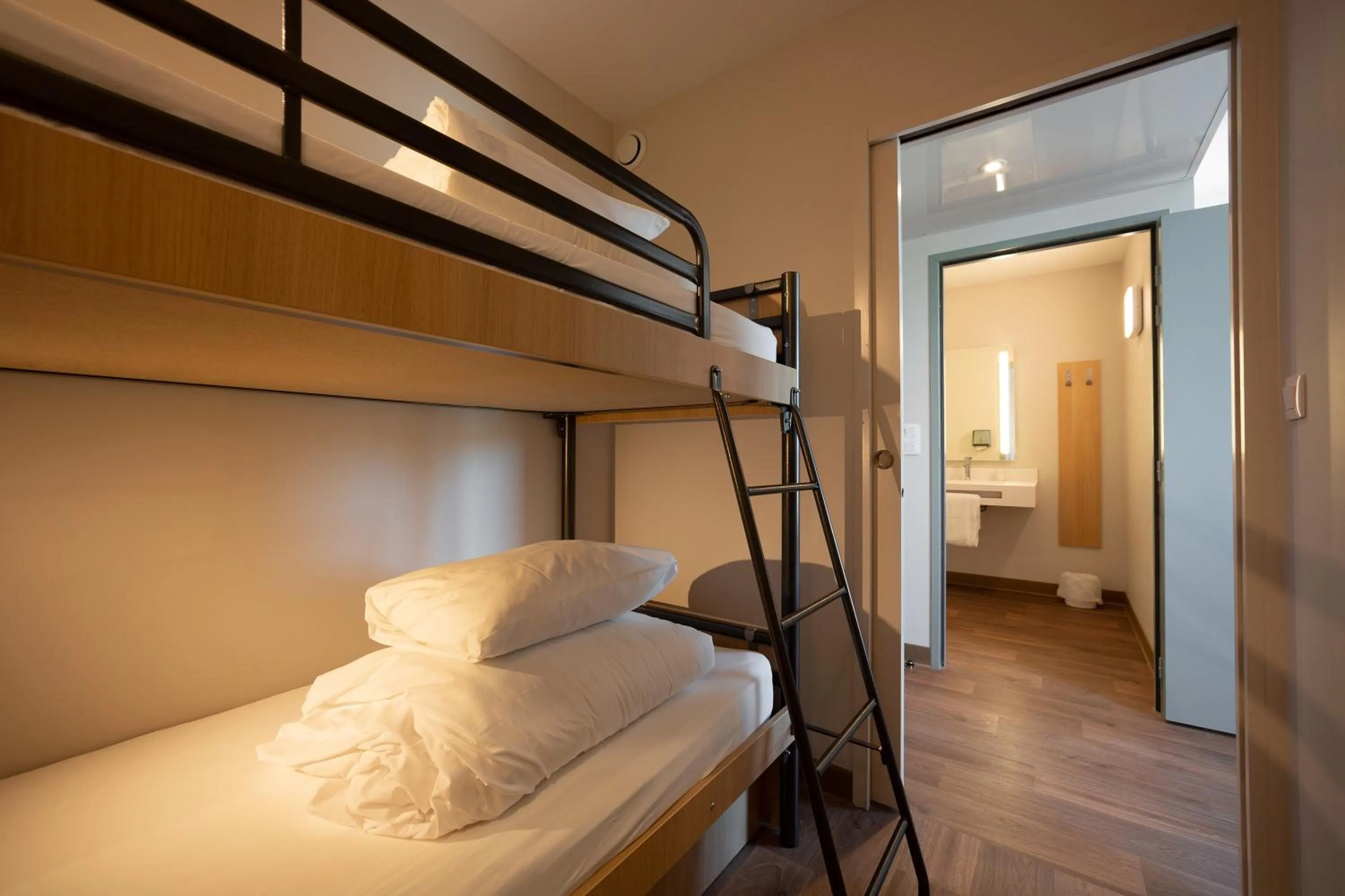 Bedroom, Bed in B&B HOTEL Les Herbiers