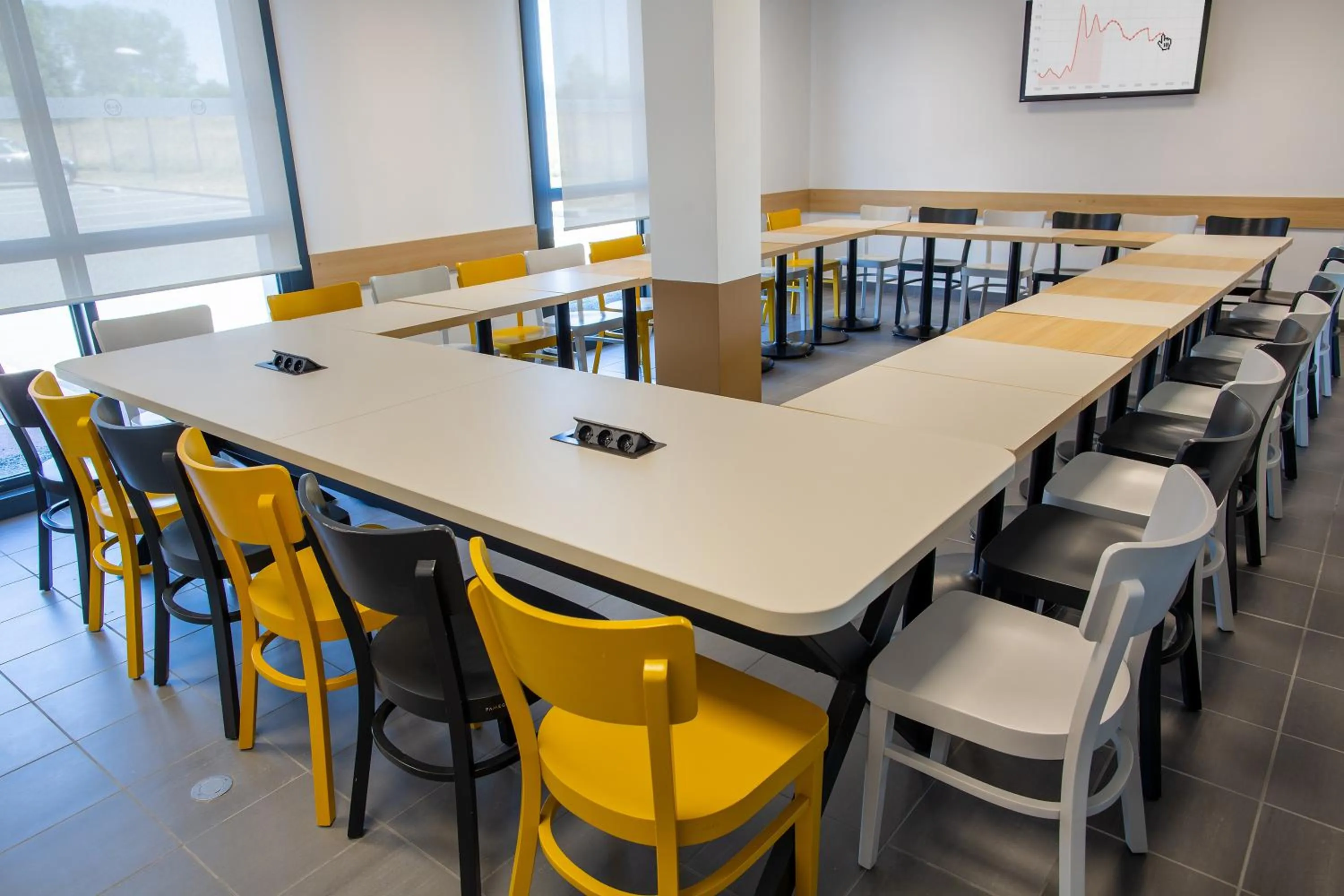 Area and facilities in B&B HOTEL Les Herbiers