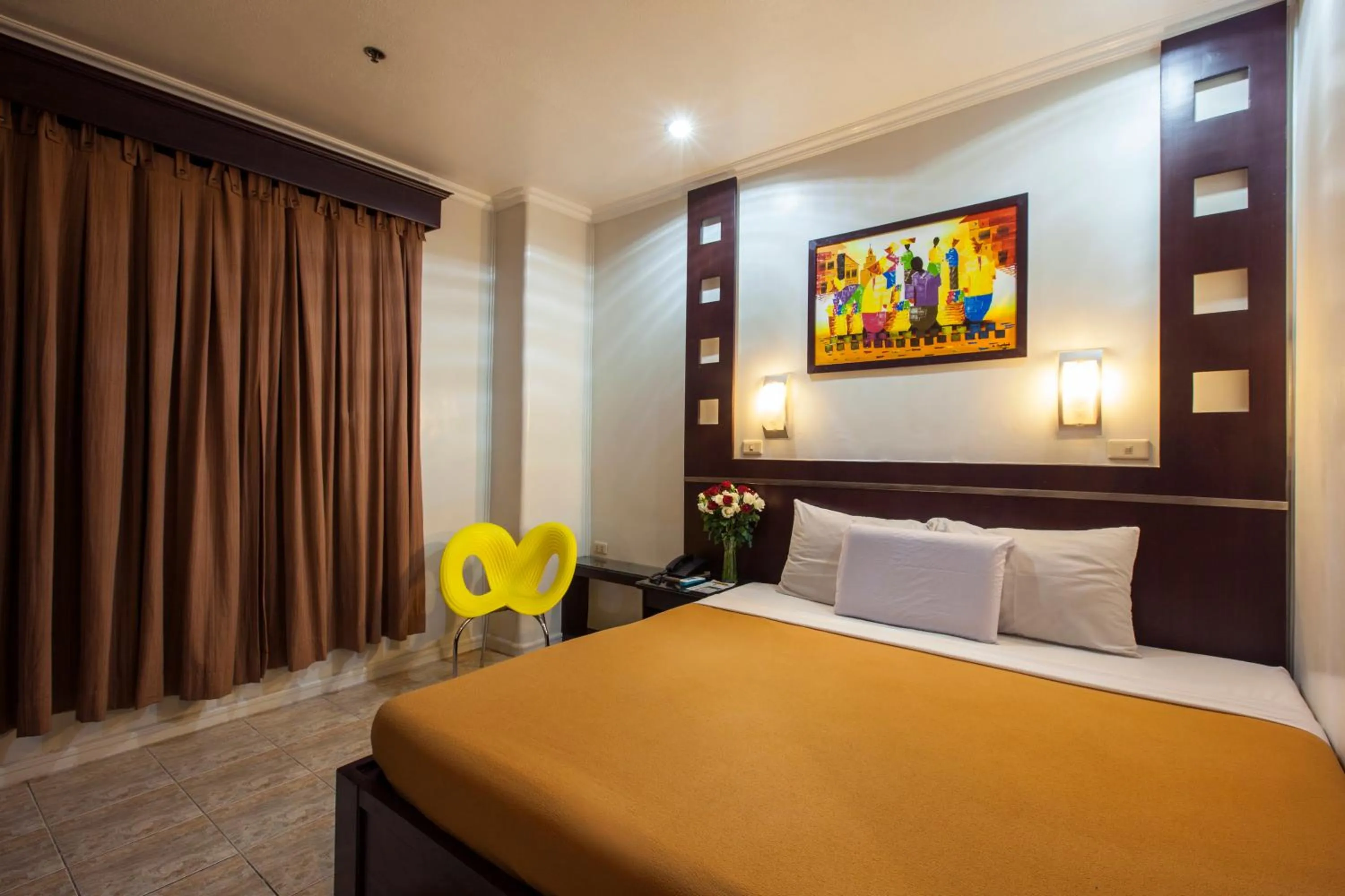 Bed in Paladin Hotel