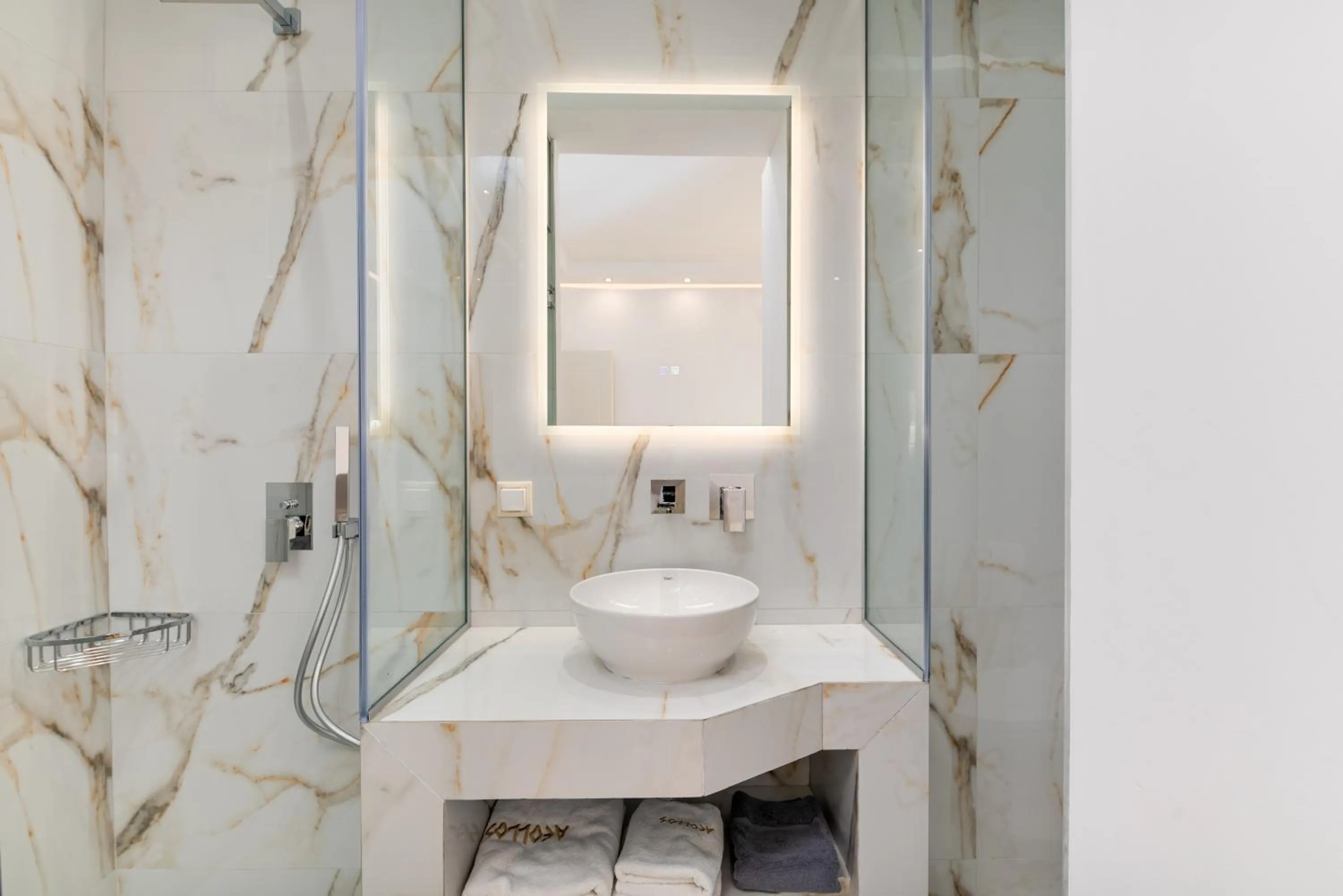 Bathroom in Hotel Aeollos