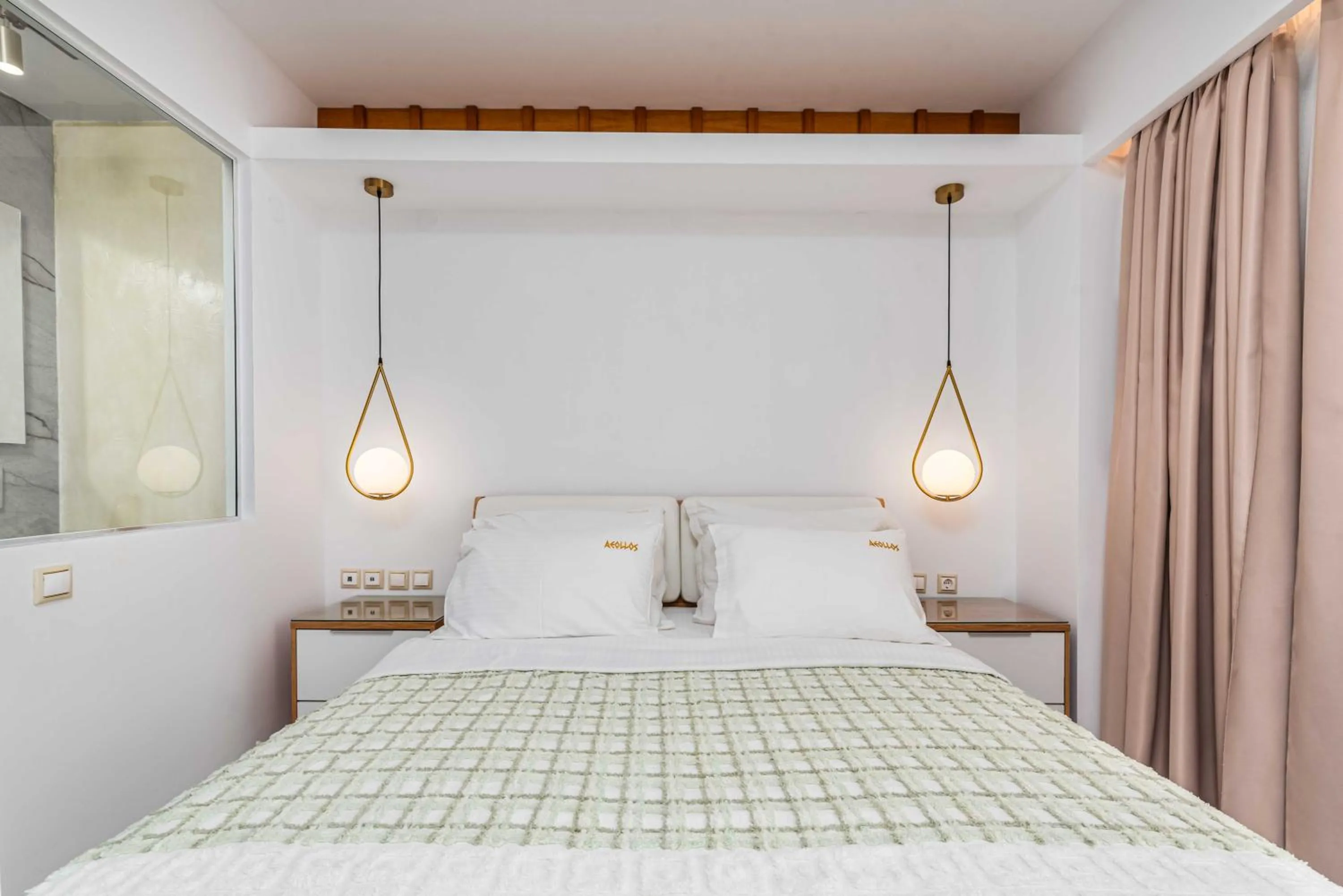 Bed in Hotel Aeollos