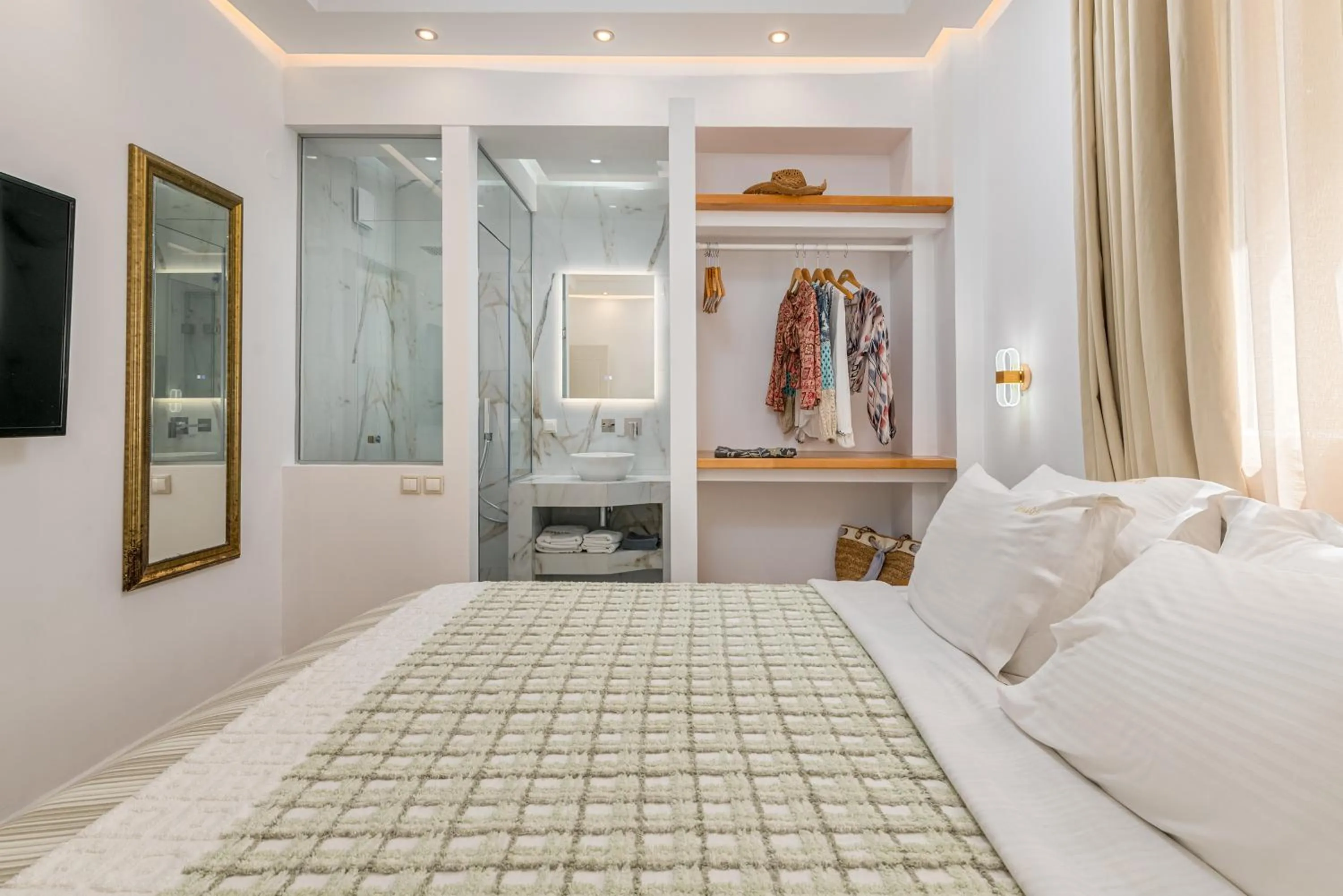 Bedroom, Bed in Hotel Aeollos