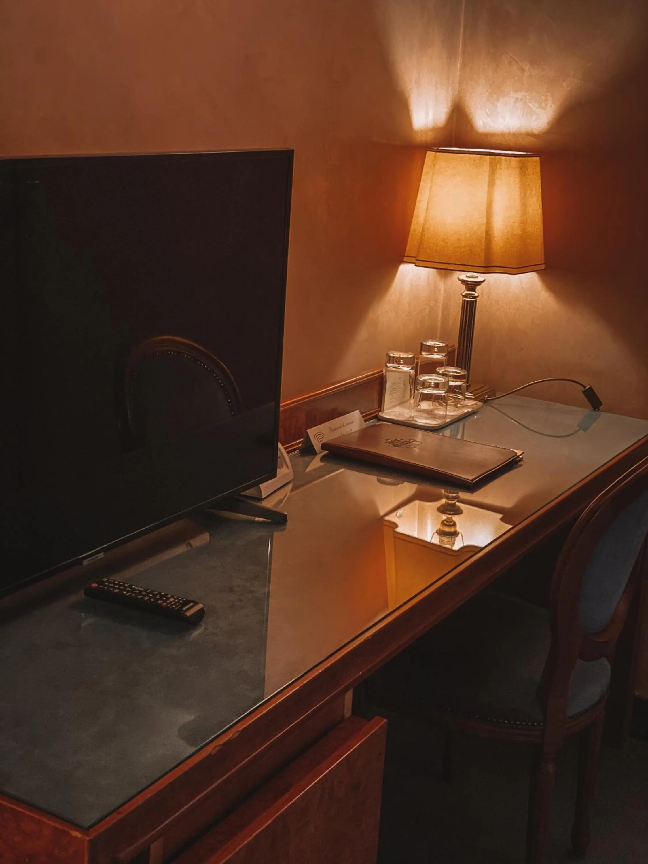 TV and multimedia in Relais Villabella Hotel