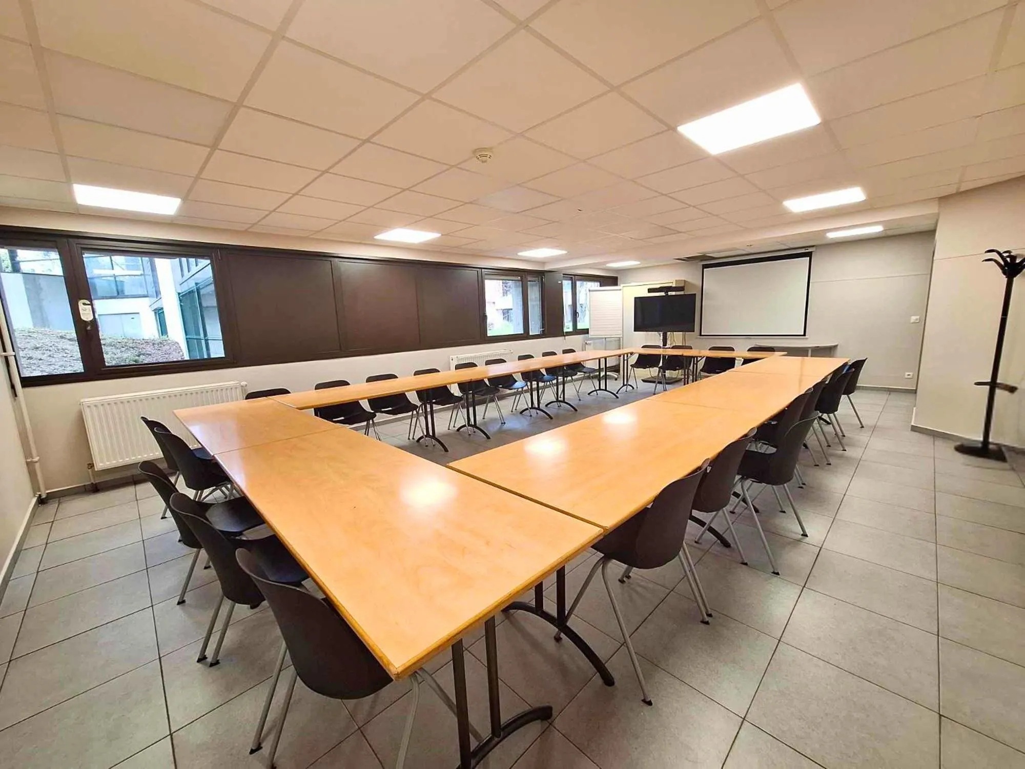 Meeting/conference room in CIS de Champagne - Ethic Etapes