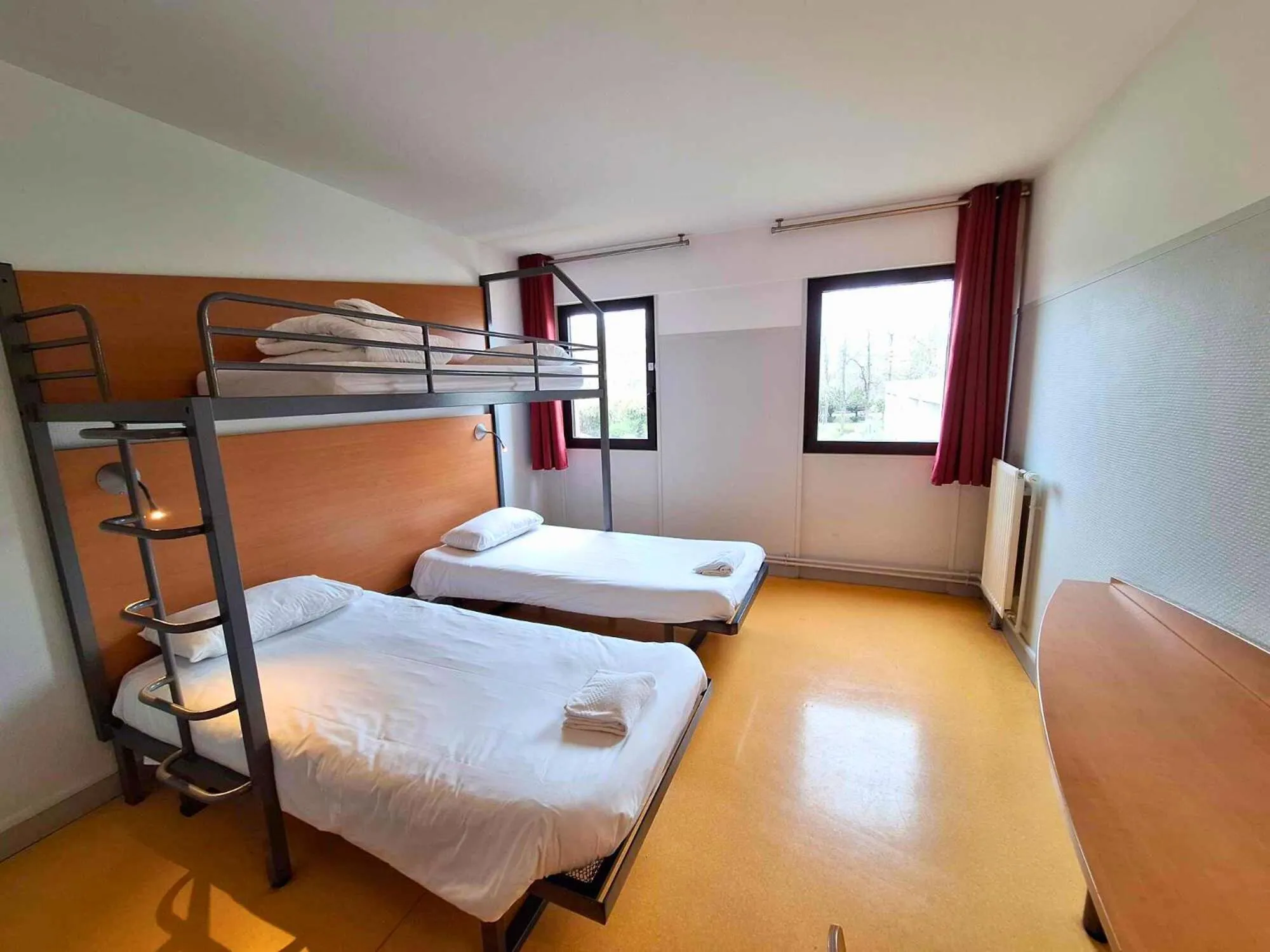 Bedroom, Bed in CIS de Champagne - Ethic Etapes