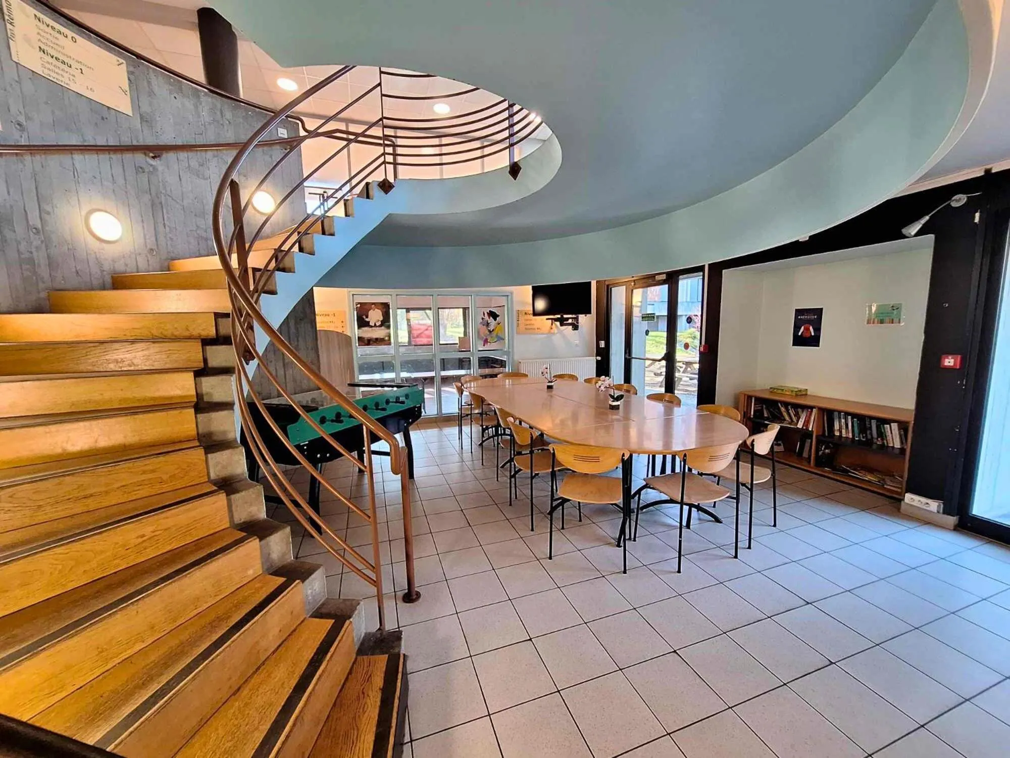 Seating area in CIS de Champagne - Ethic Etapes