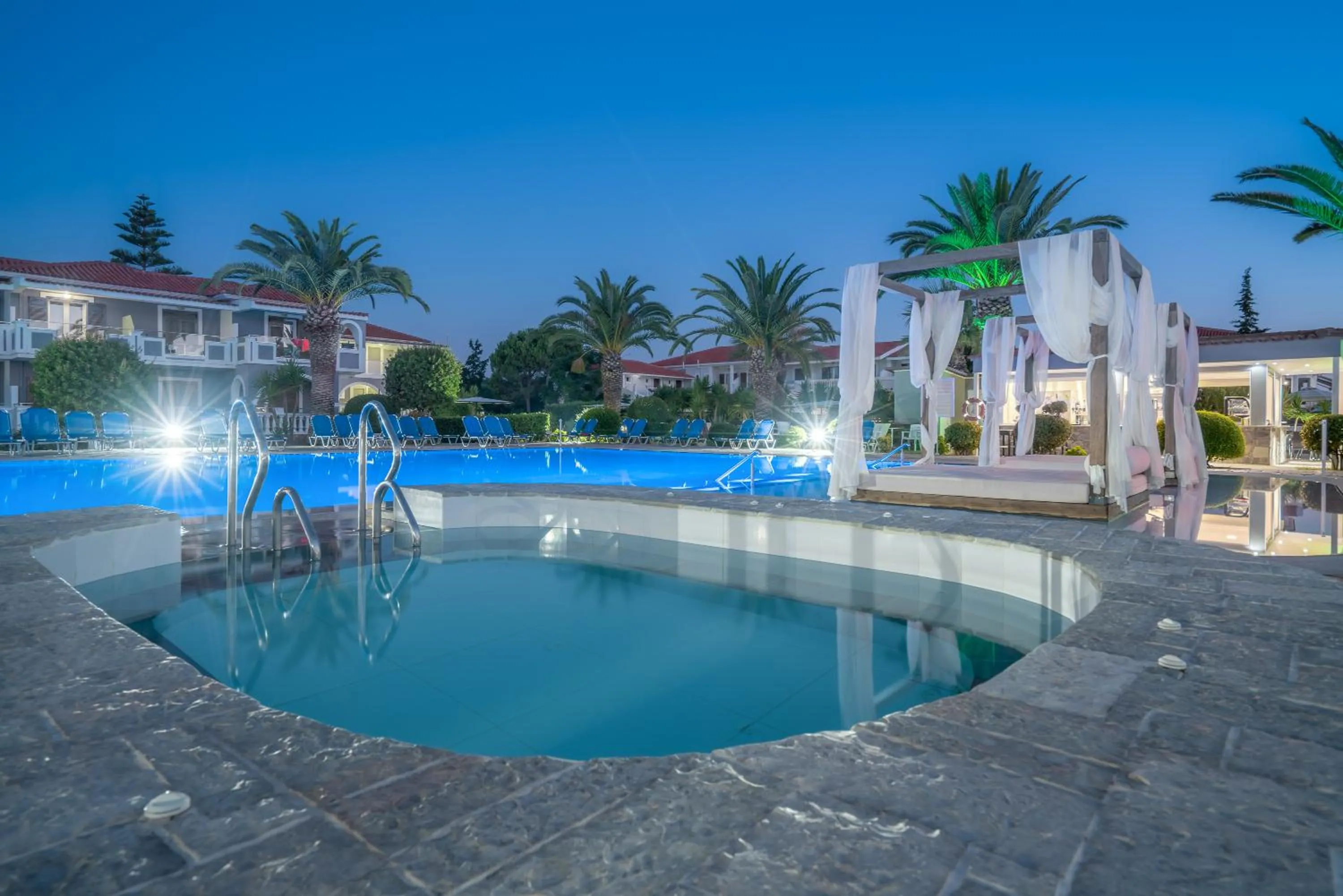 Swimming pool in Golden Sun Hotel