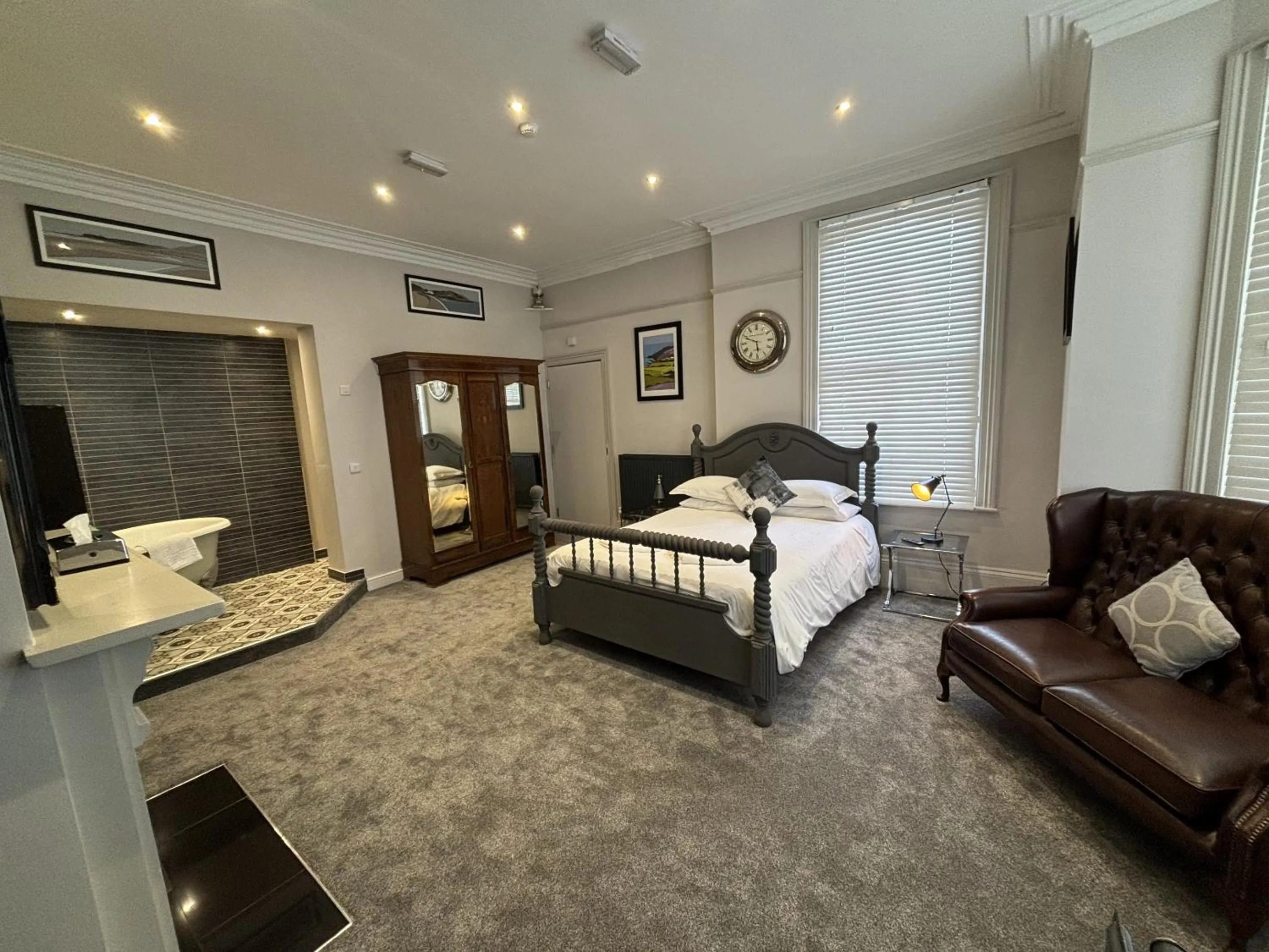 Bedroom, Bed in The Chapel House