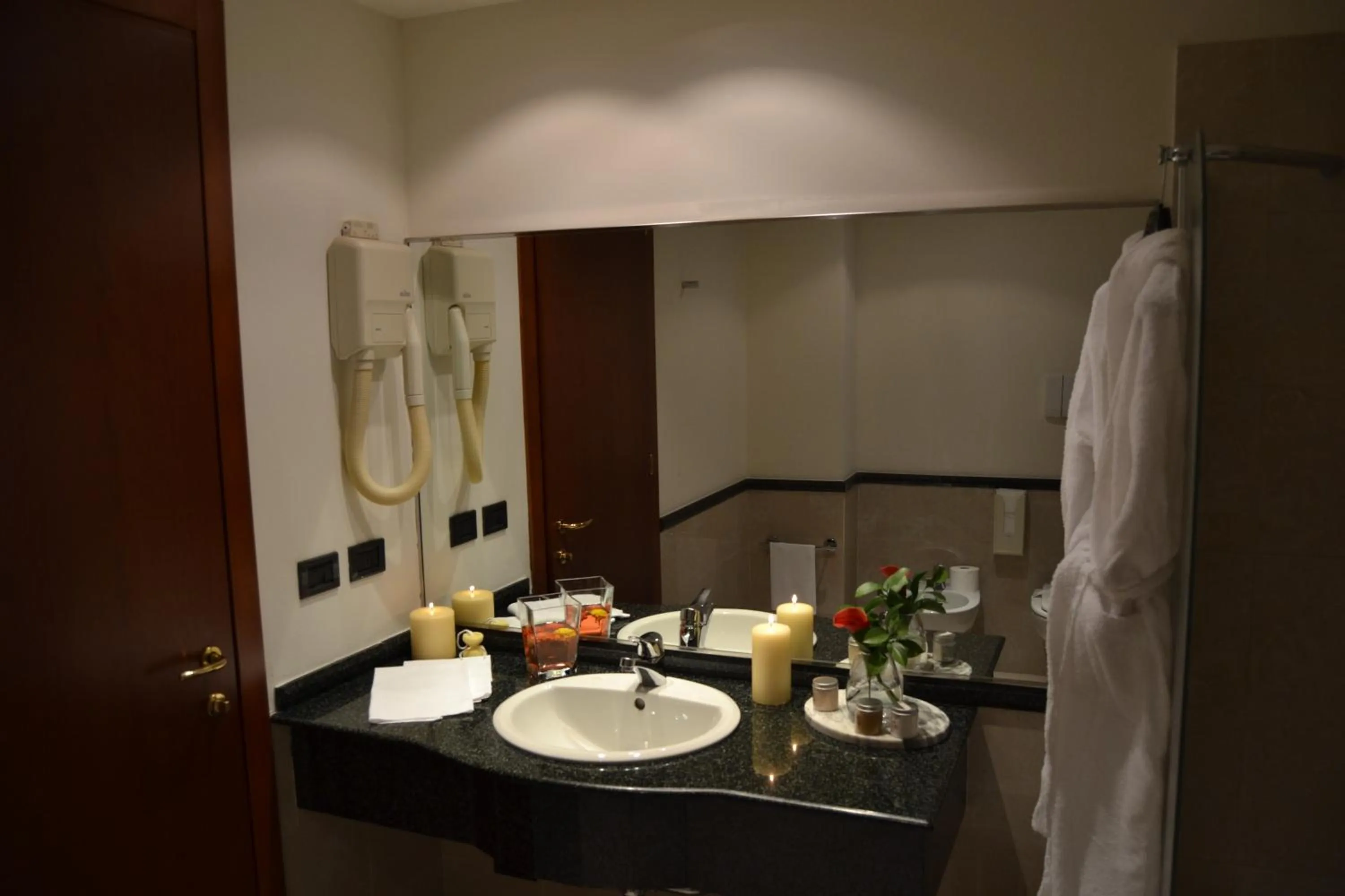 Bathroom in Hotel Due Leoni