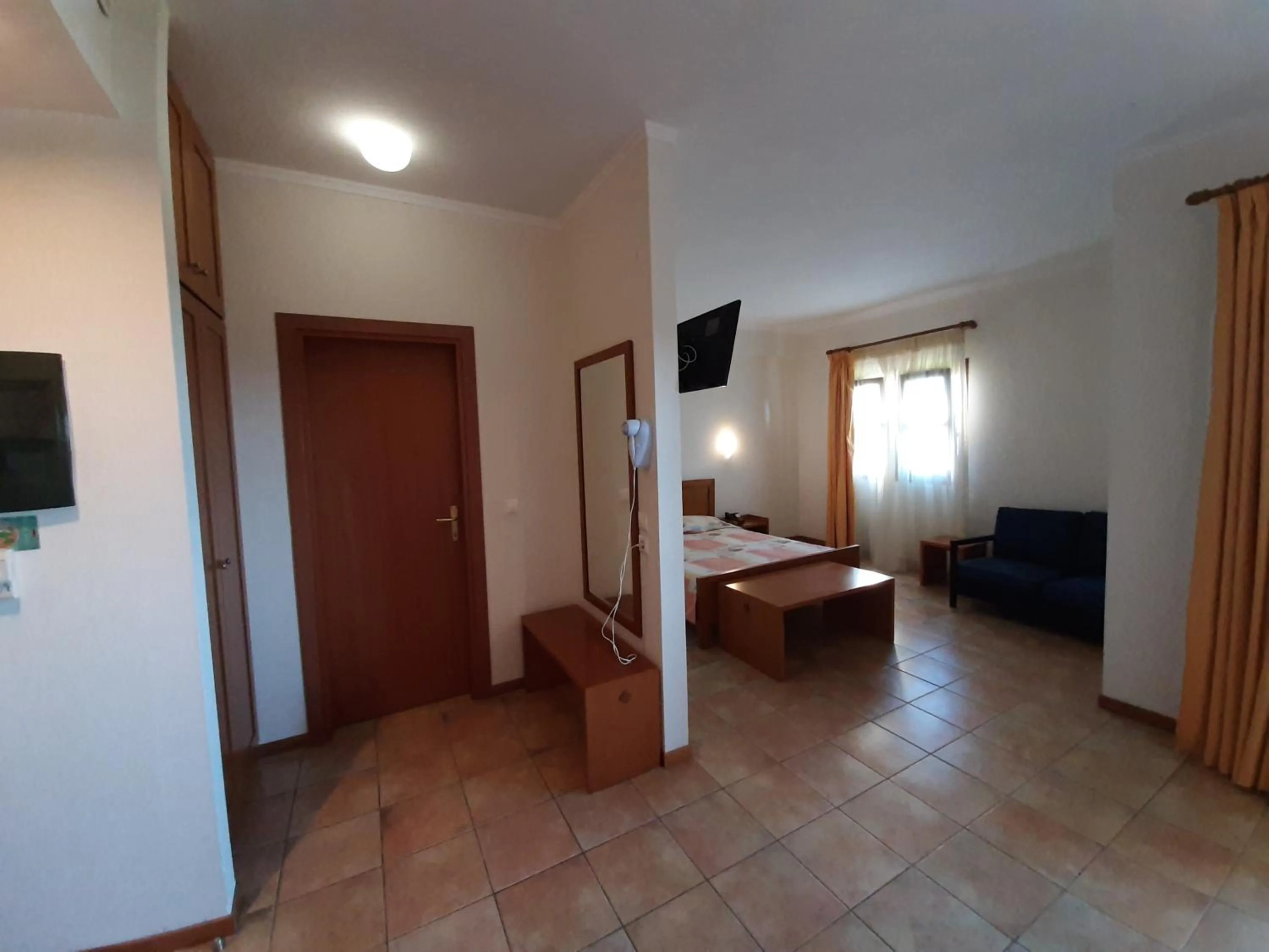 Photo of the whole room, Bed in Gi Ga Mar