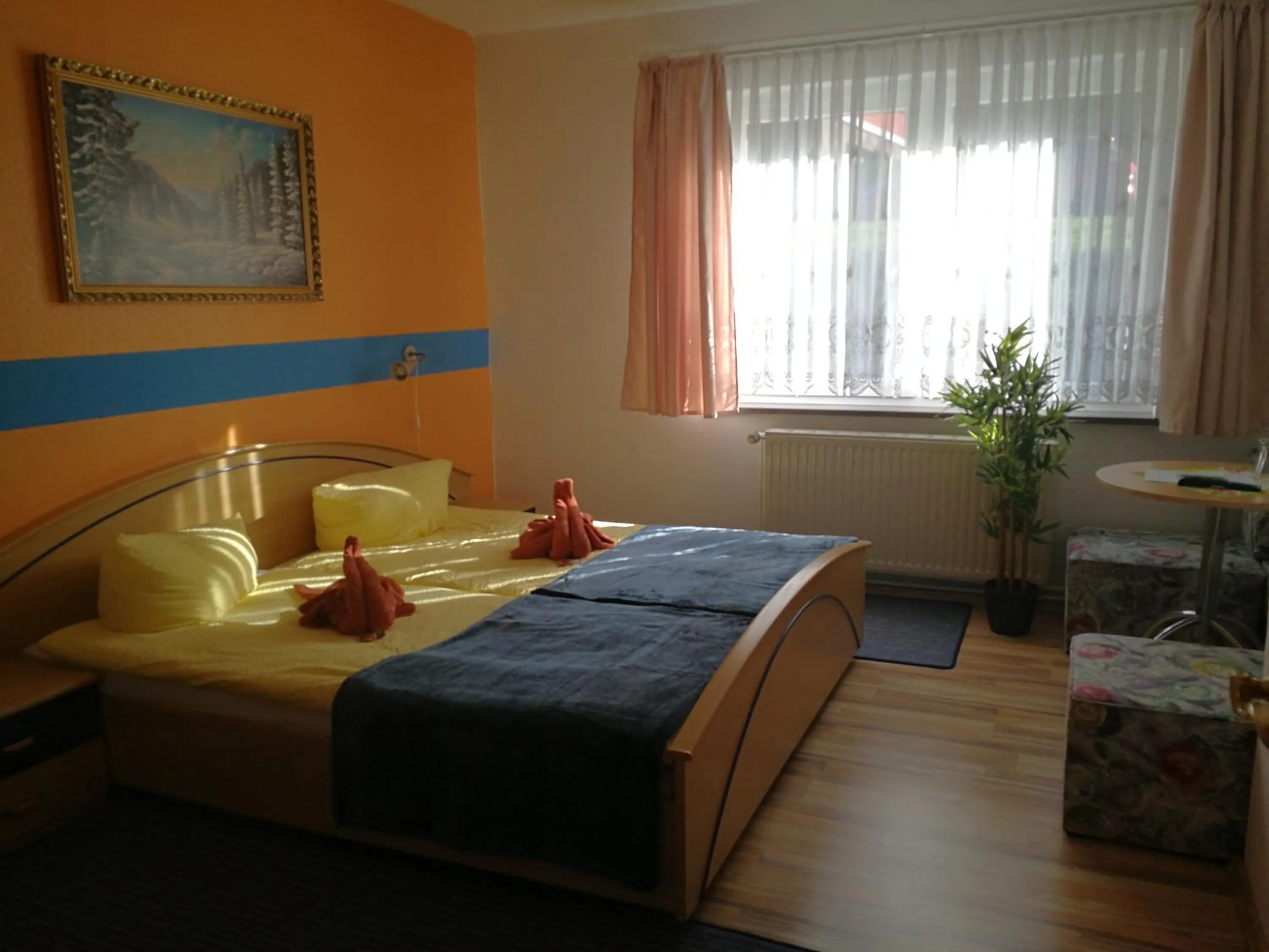 Bed in Gasthaus&Pension "Grünes Herz"