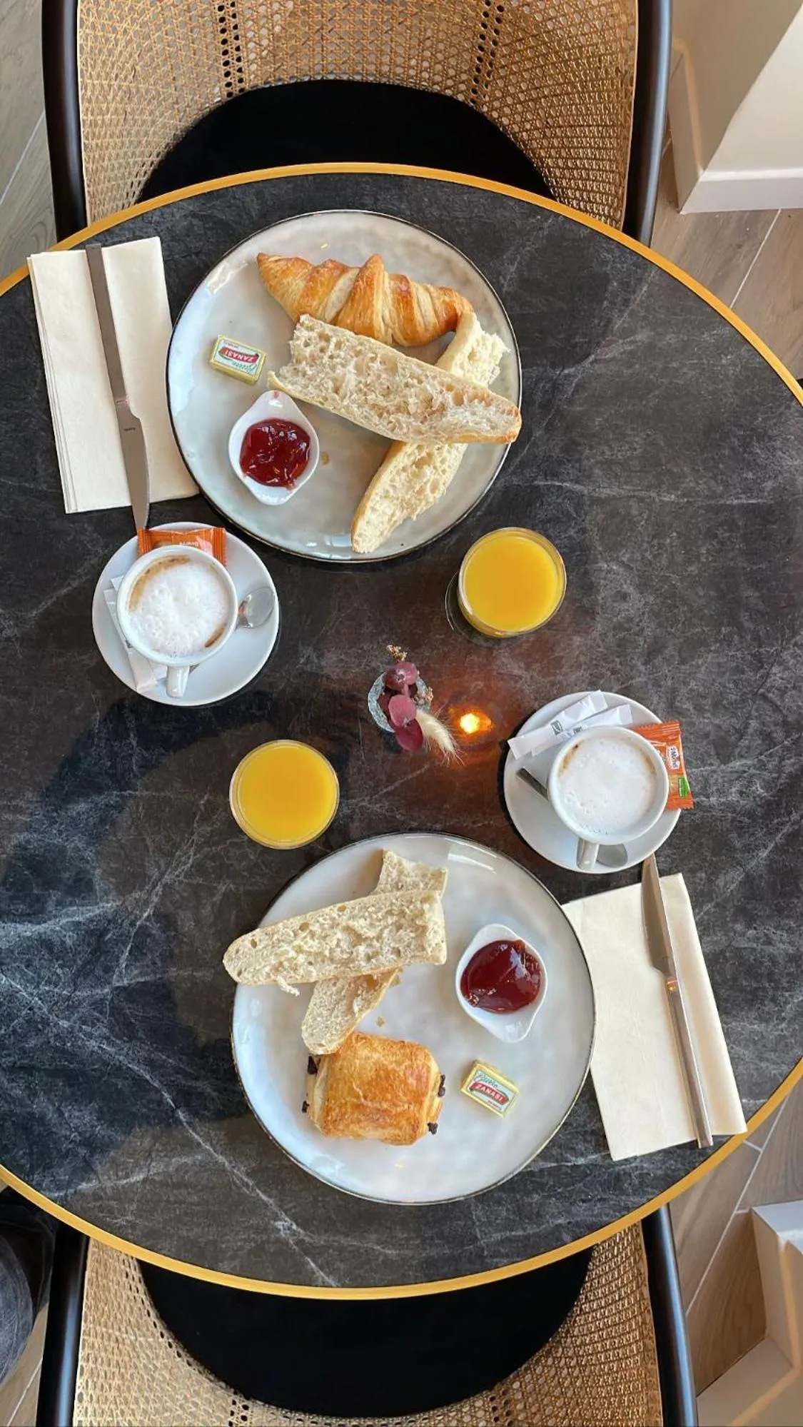 Restaurant/places to eat in Hotel Marcellin