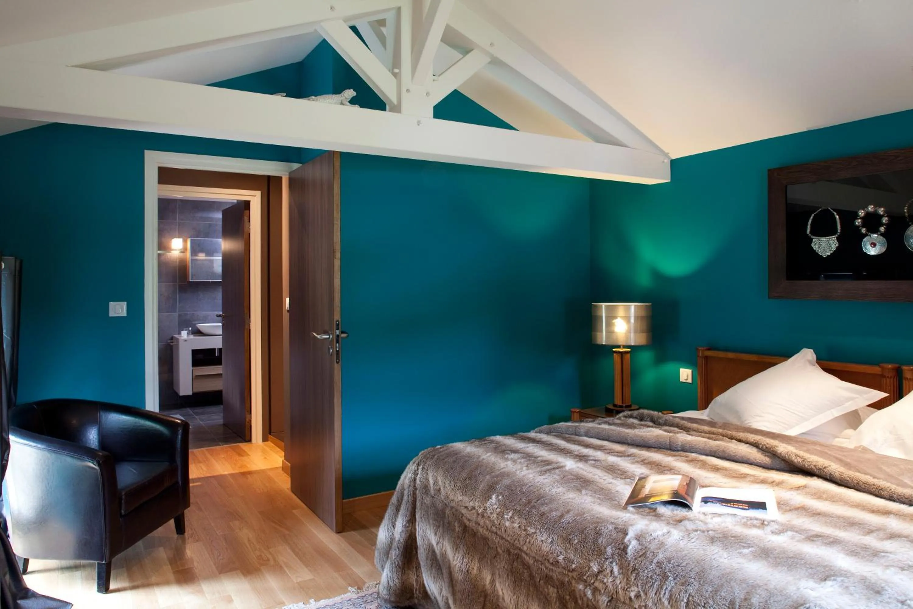 Photo of the whole room, Bed in Logis La Source Bleue