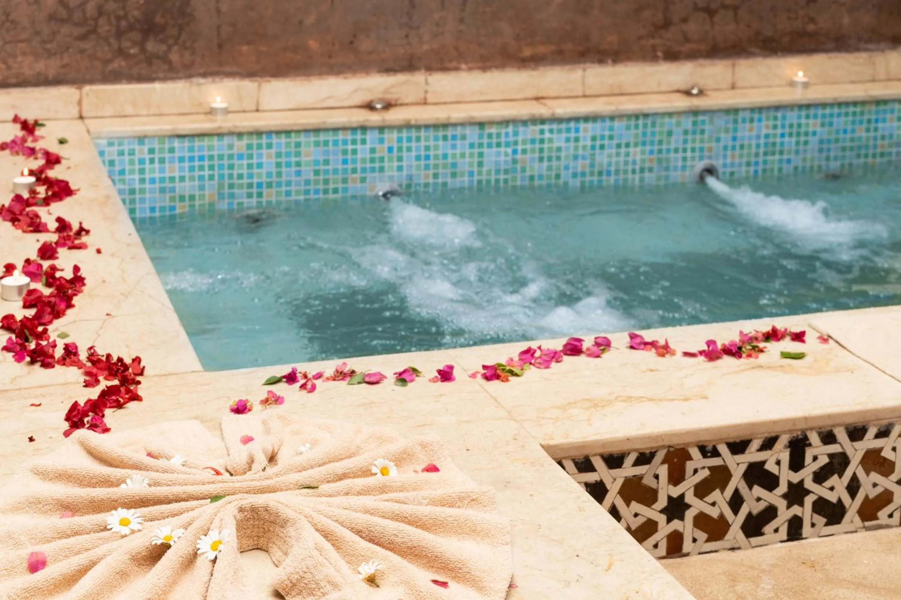 Hot Tub in Zephyr Targa Marrakech