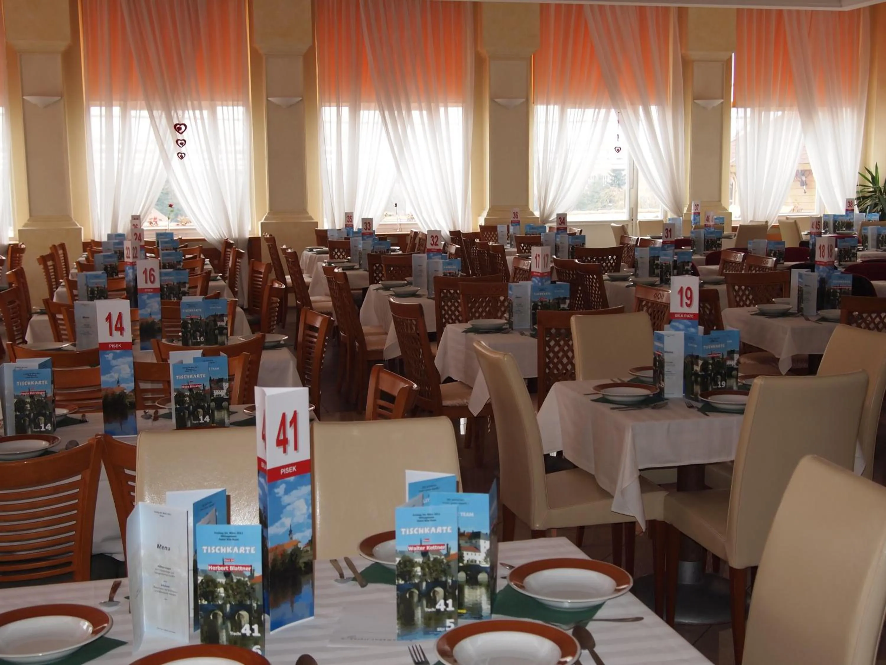 Restaurant/places to eat in Hotel Bila Ruze