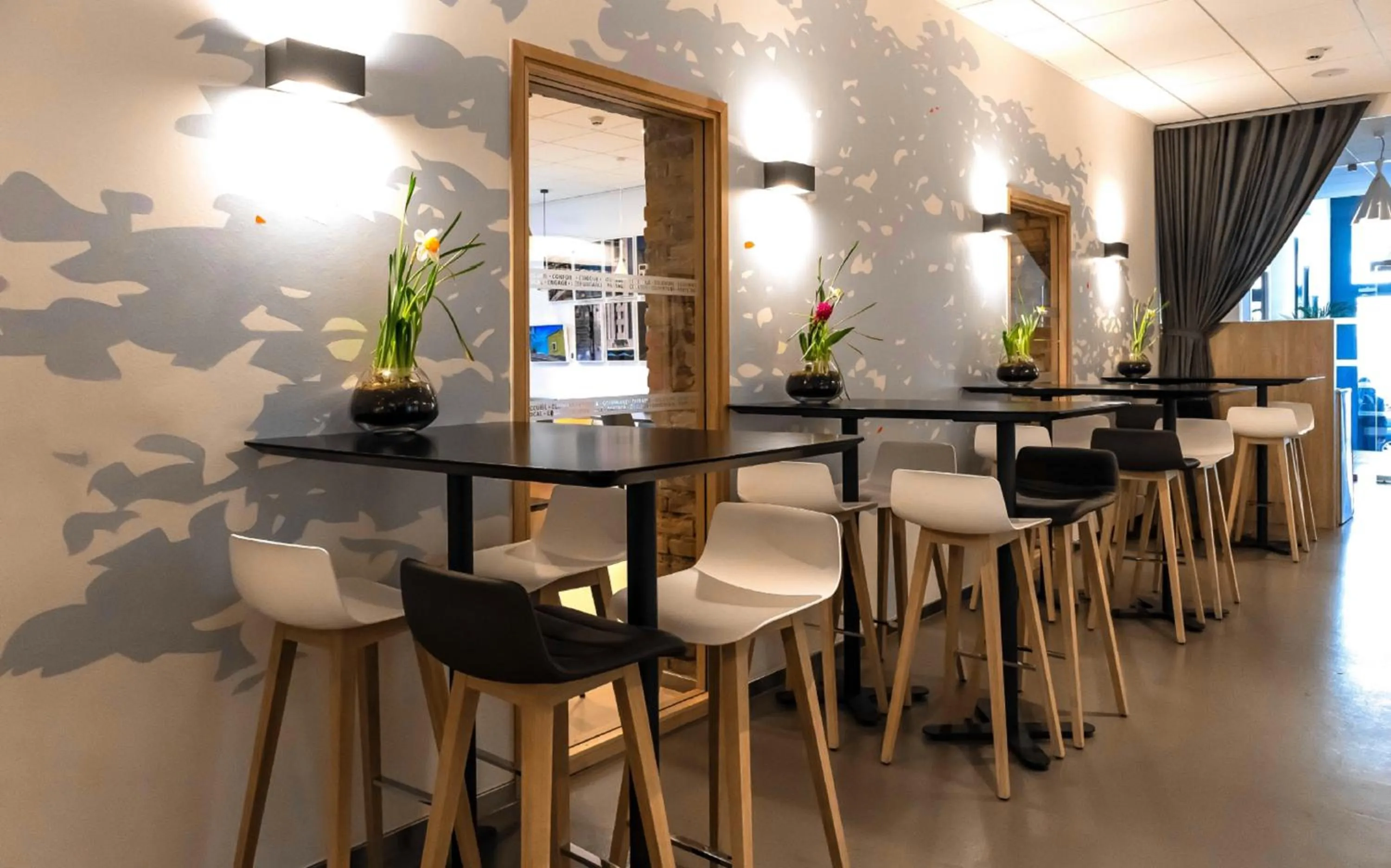 Restaurant/places to eat in Ciarus