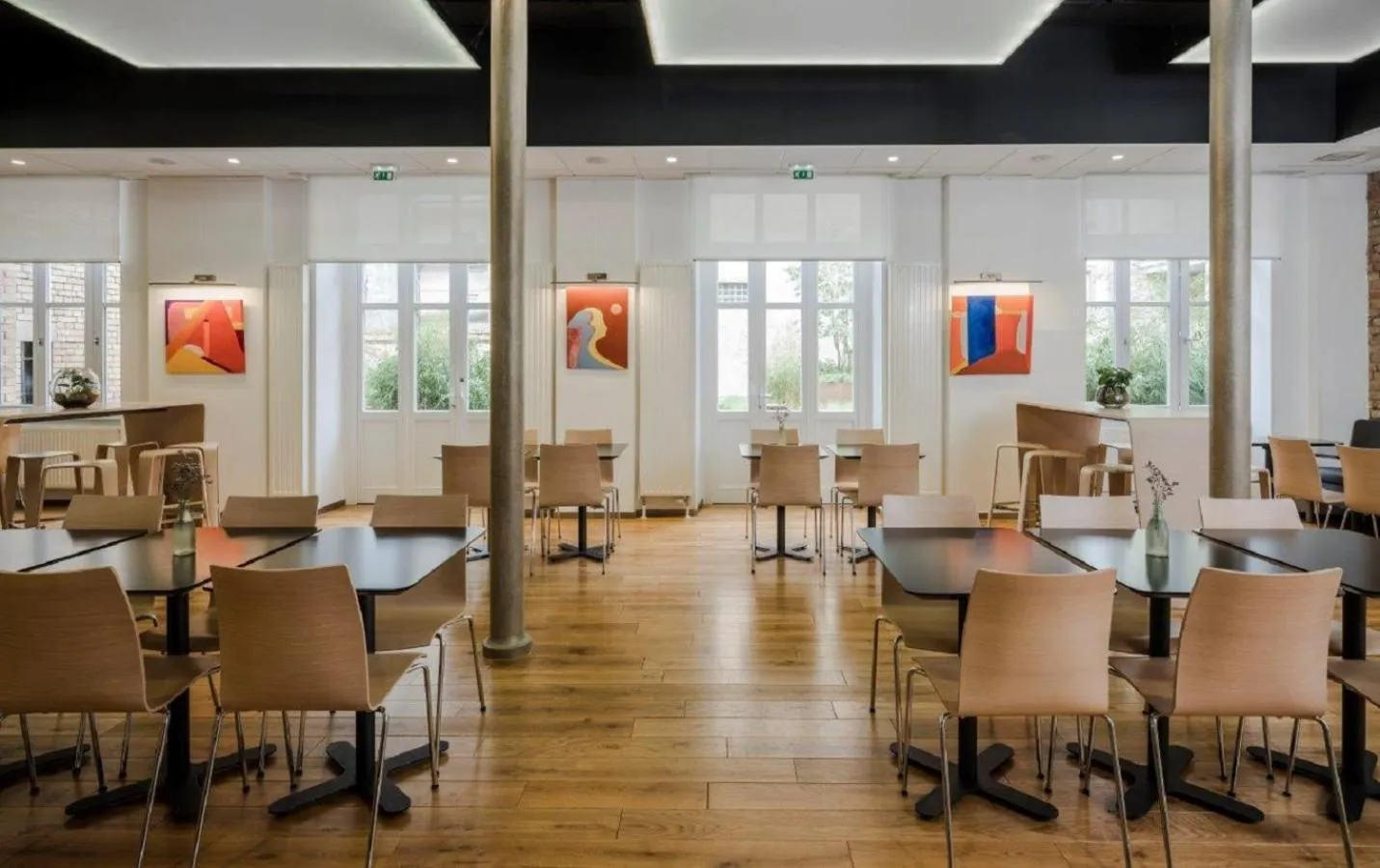 Restaurant/places to eat in Ciarus