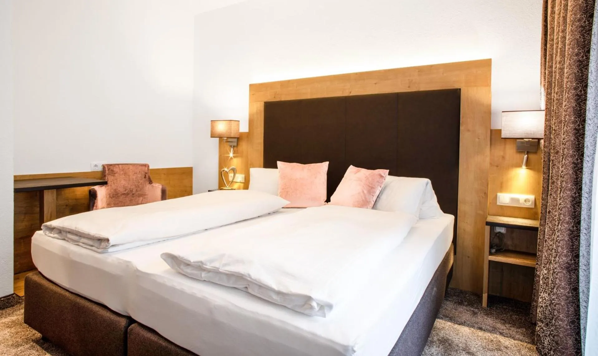 Photo of the whole room, Bed in Hotel St. Nikolaus