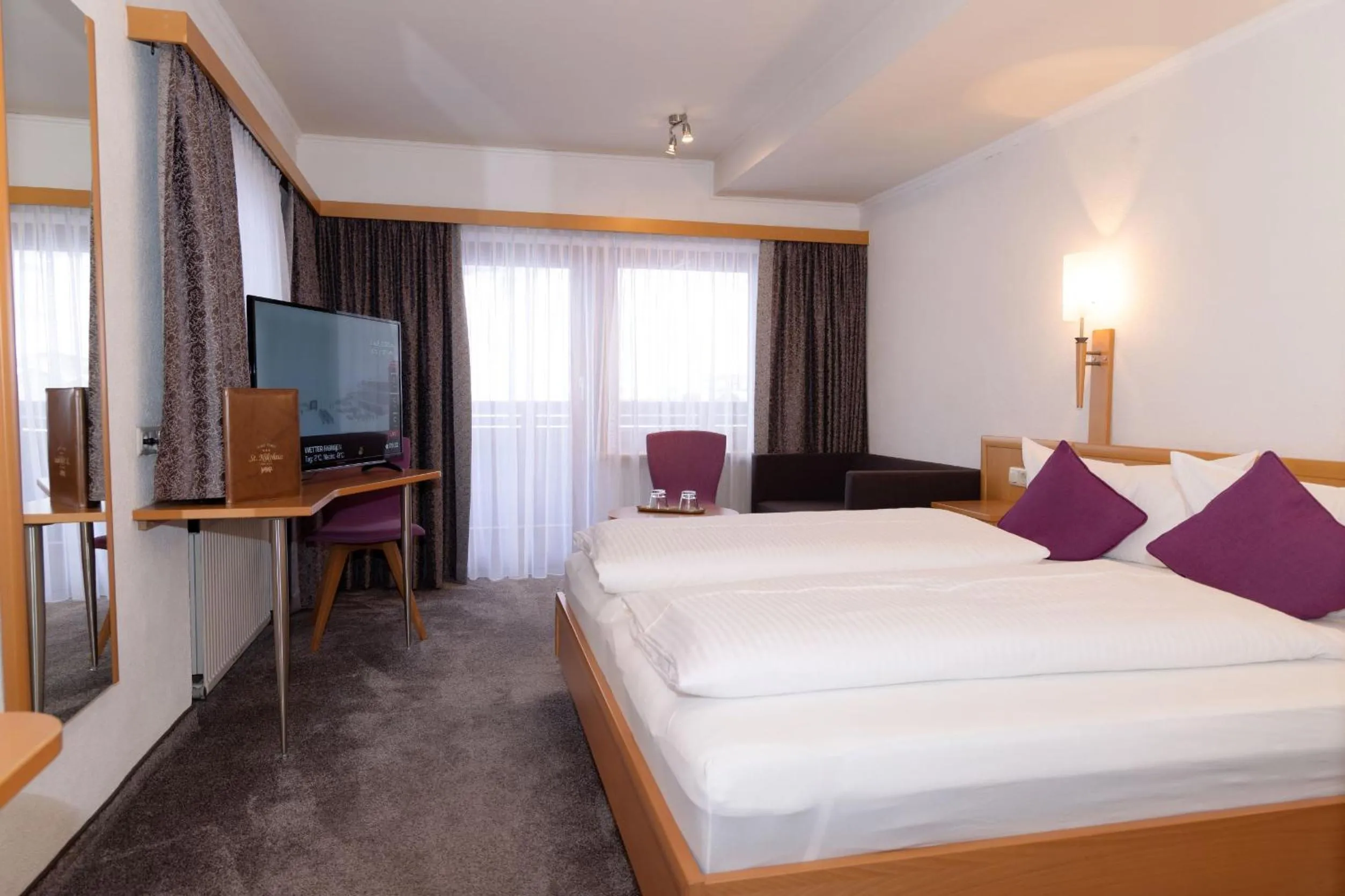 Photo of the whole room, Bed in Hotel St. Nikolaus