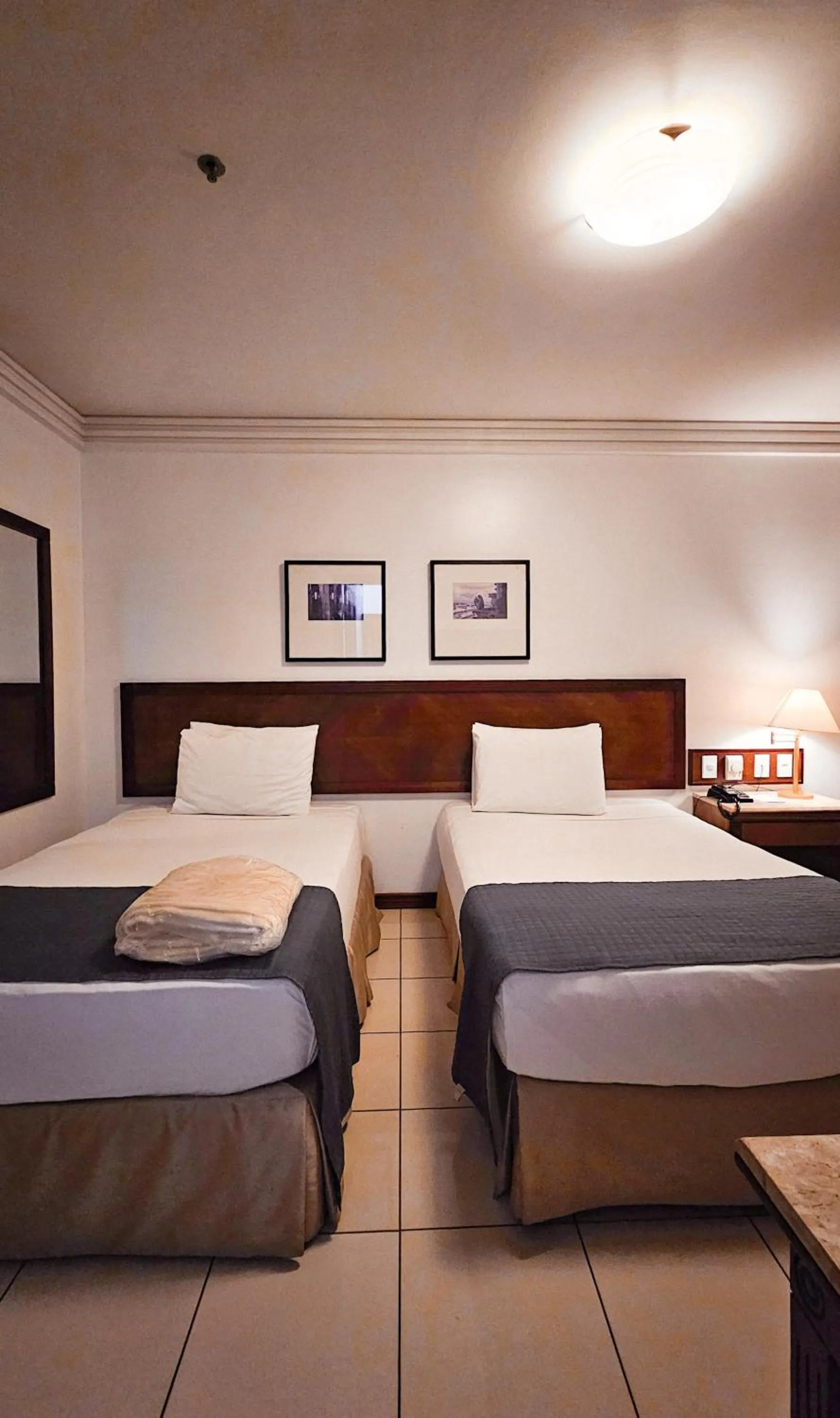 Bedroom, Bed in Metropolitan Hotel